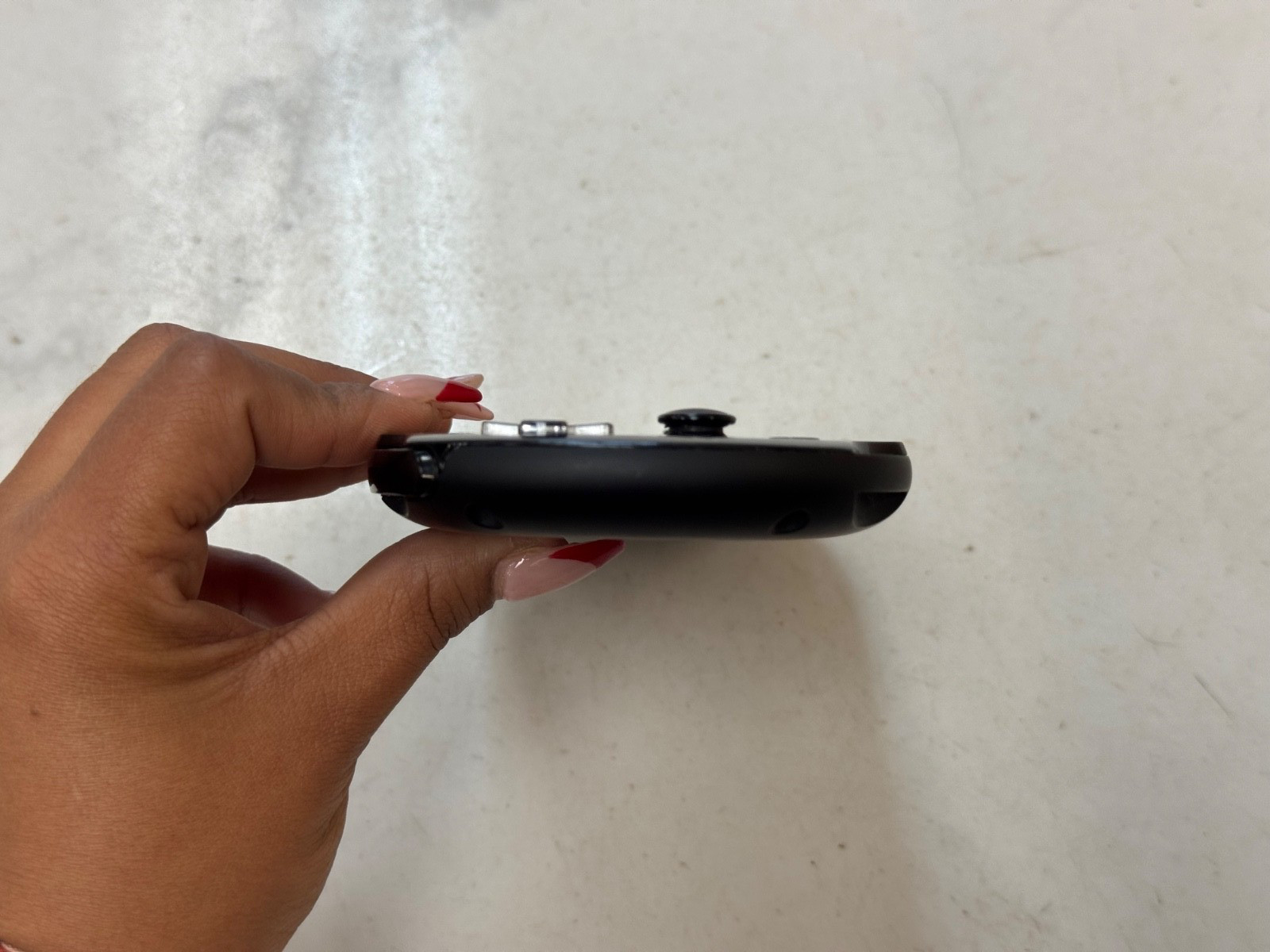 Sony PS Vita PCH-2001 8gb – **broken home button**