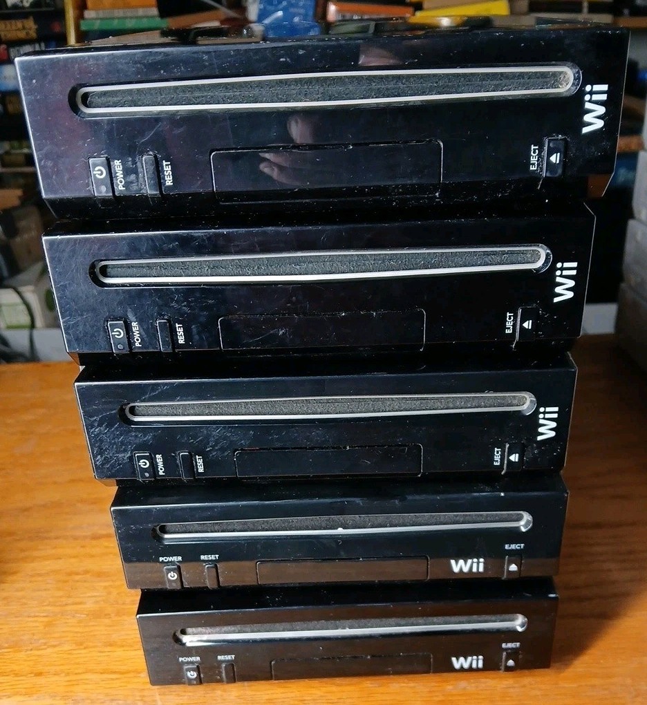 LOT OF 5 Nintendo Wii 3 RVL-001 & 2 RVL-101 Black Console only Tested Working