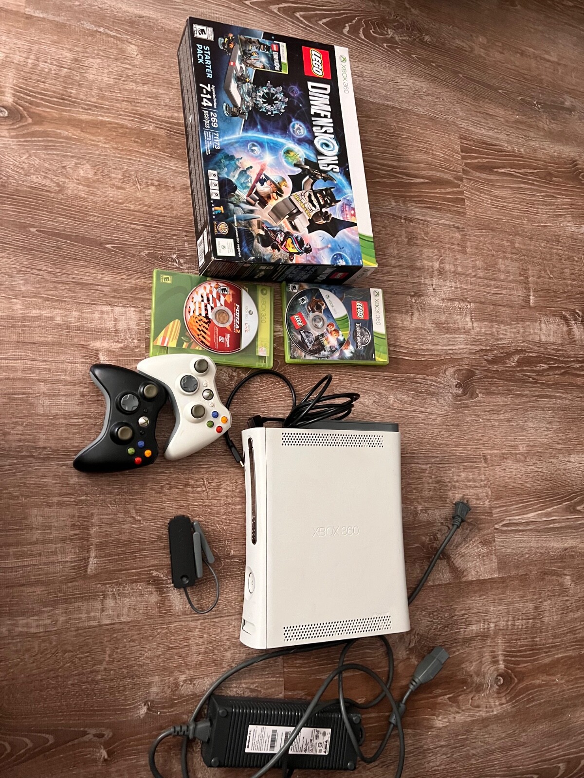 Microsoft XBox 360 Bundle – White, with three games, Collectors Necessity
