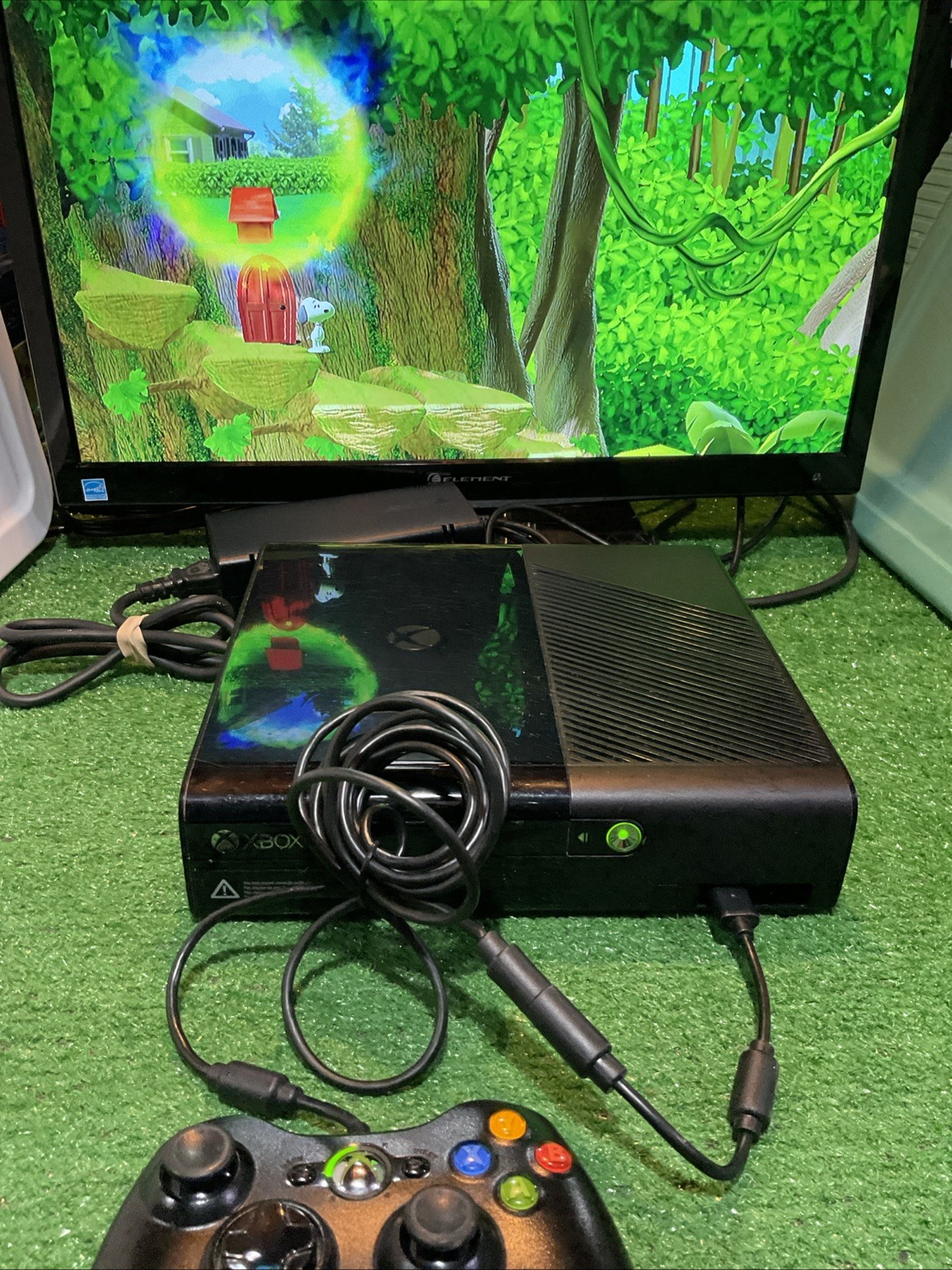 Microsoft Xbox 360 E Console 2 Controllers (1 Wireless) Brick PC HDMI 2 Games 🔥