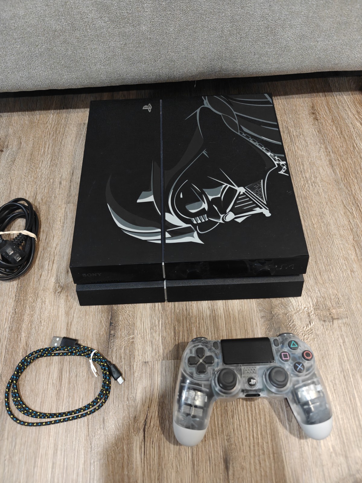 PS4 500GB Console Star Wars Darth Vader Edition Bundle + Controller & Cables