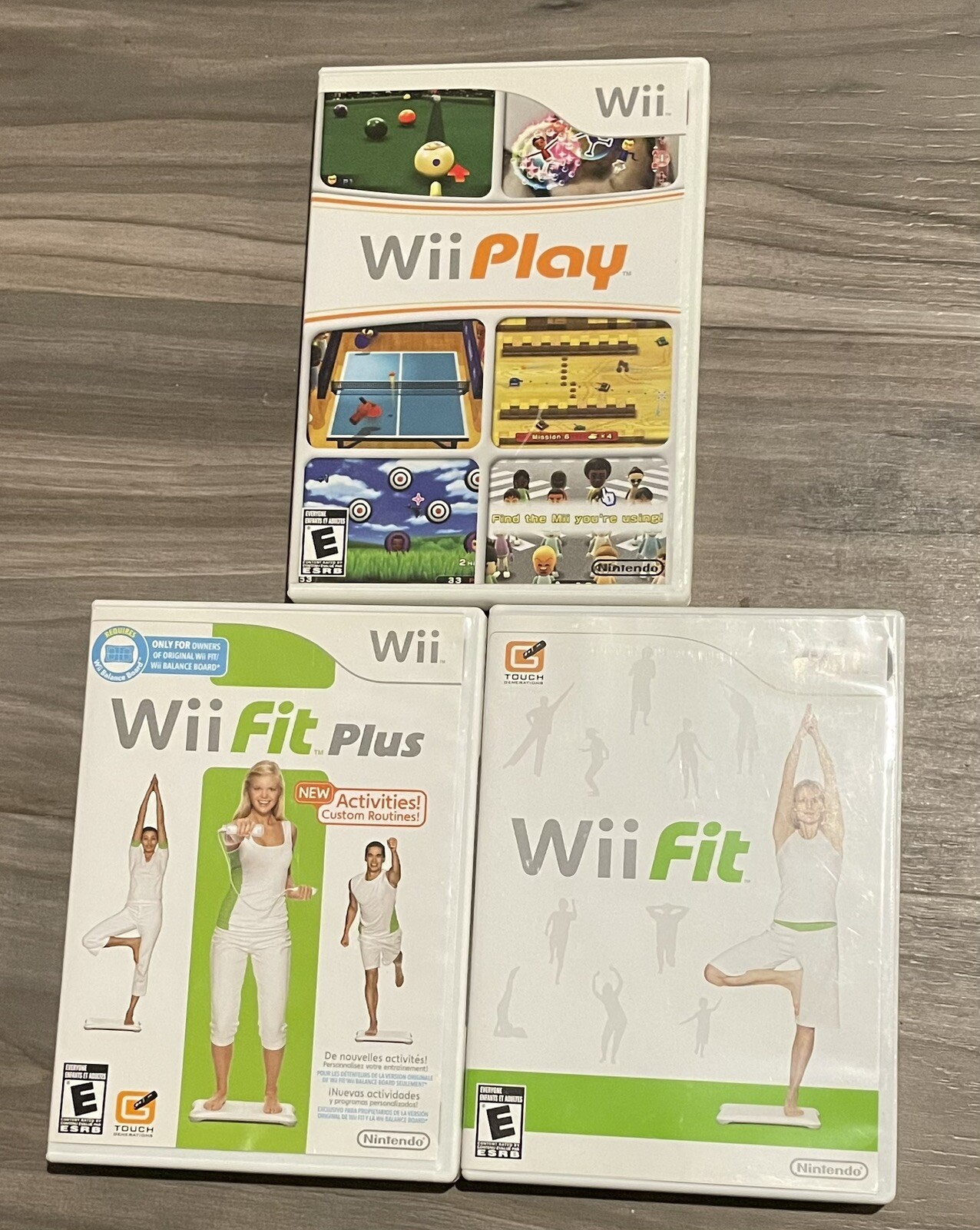 Nintendo Wii Controller , 2 Numkucks, Sports Pack & 3 games-see pics