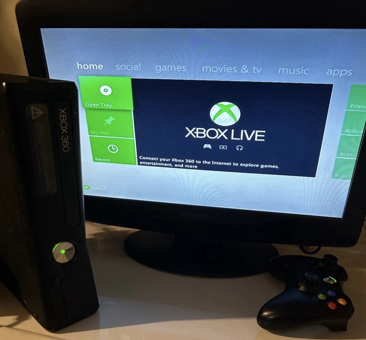Xbox 360 Slim 320GB Console Bundle – Controller, Games, & Accessories 1439