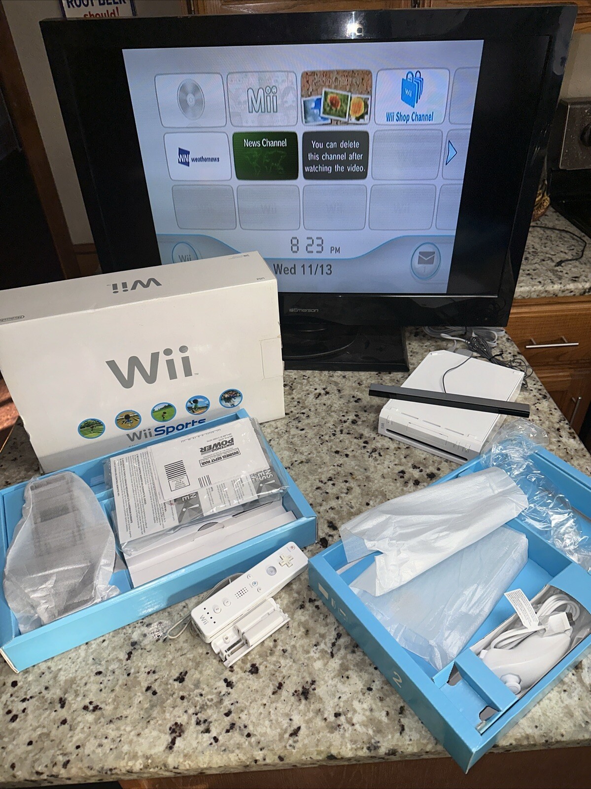 Nintendo RVL-101 Wii Console Bundle White W/ Original Box