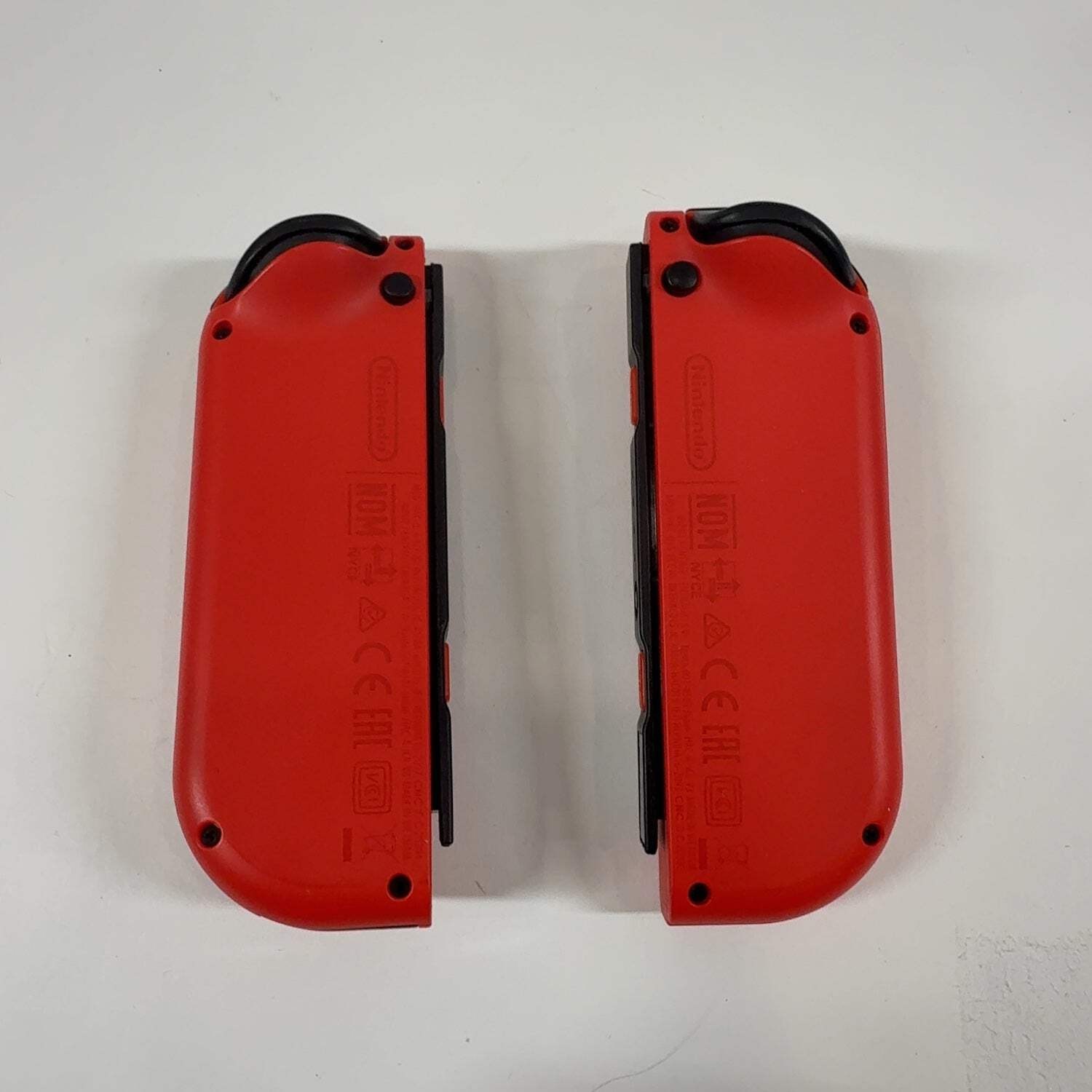 Nintendo Switch v2 Video Game Console HAC-001(-01) Red