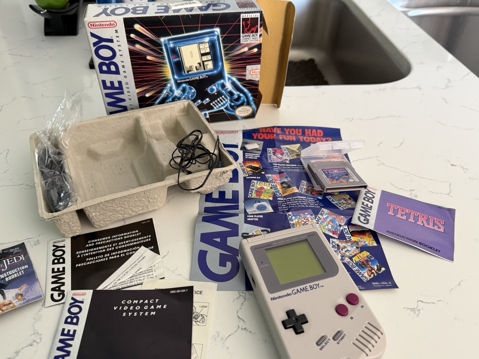Nintendo Game Boy DMG-01 Original Box w Tetris