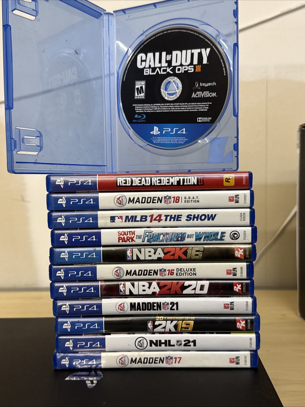 PS4 Pro 1TB Bundle Controller Cords 12 Games COD Goggles