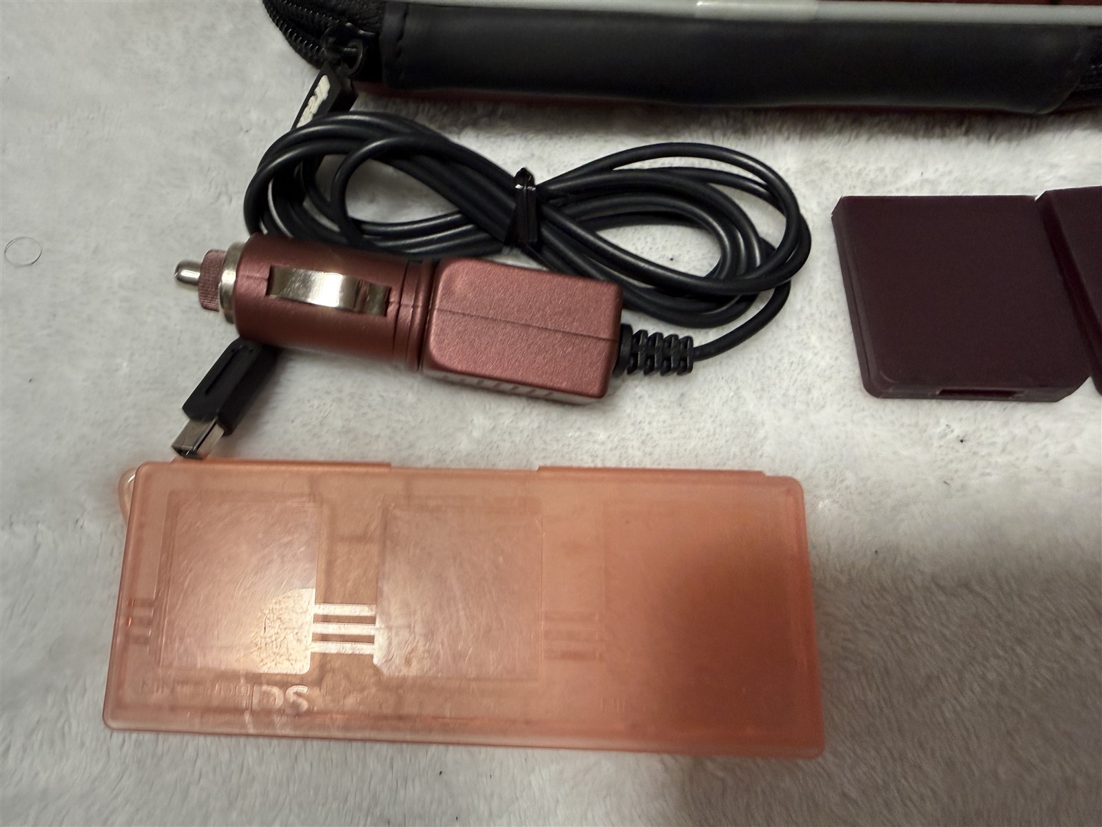 NINTENDO DSi PINK HANDHELD CONSOLE SYSTEM TWL-001 W/ GAMES / CASE / EXTRAS