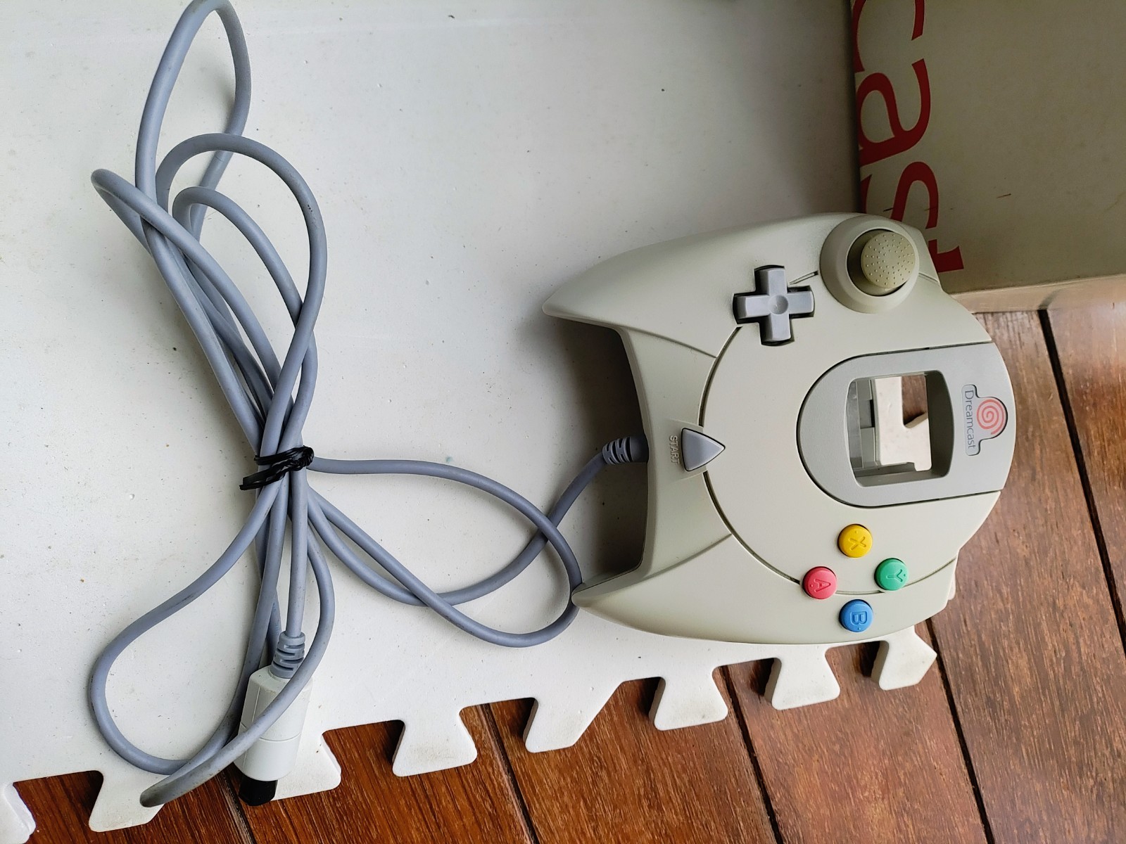 Sega Dreamcast With 1 Controller, Memory Card, US Plug, AV Good Conditon(Japan)