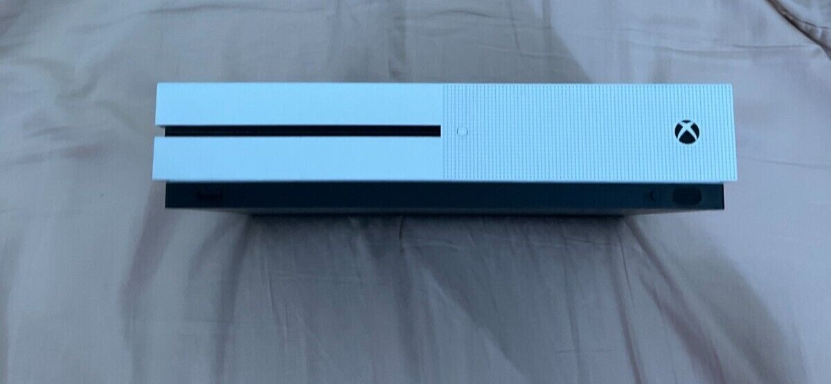 Microsoft Xbox One S 500GB – White (Comes with power cord.)
