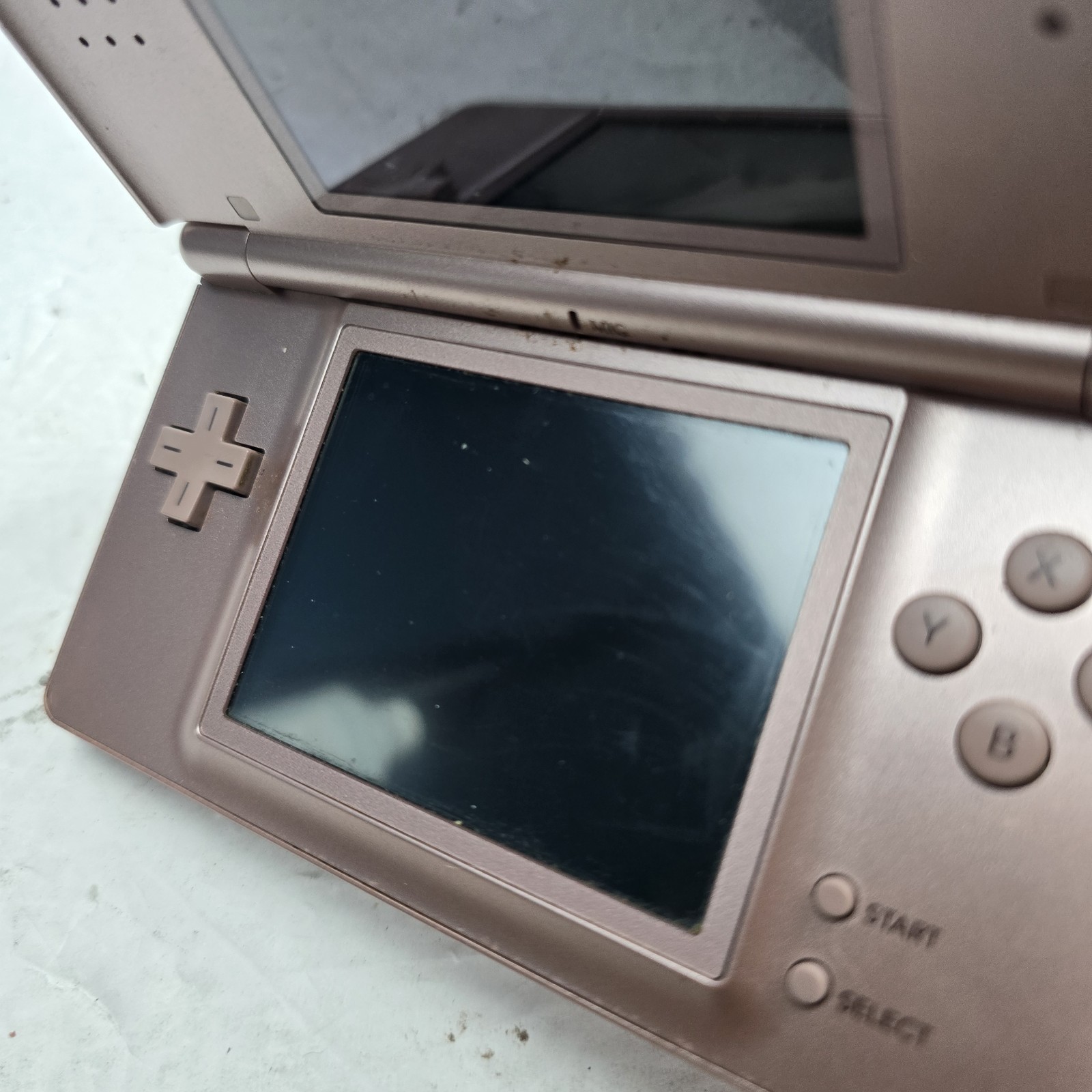 Nintendo DS Lite Metallic Rose Pink Handheld System W/ Charger