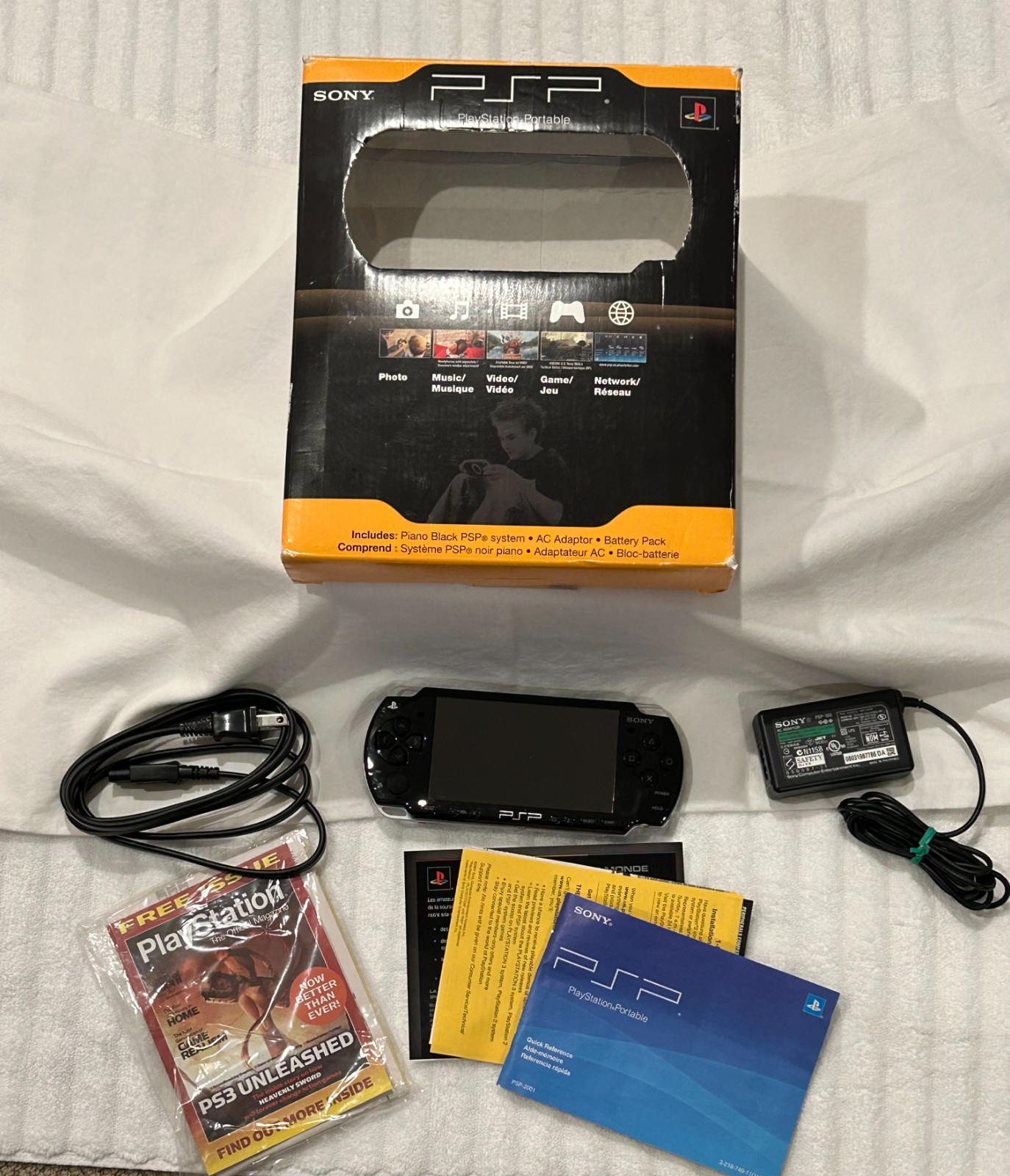 Sony PlayStation Portable (PSP 2001PB) #98510 w/1st Ed. Game Worms Open Warfare