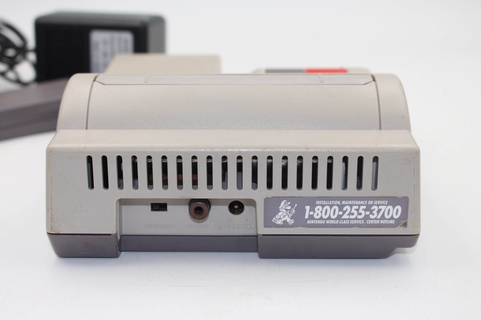 Nintendo NES-101 Top Loader Console System w/ Original Dog Bone Controller
