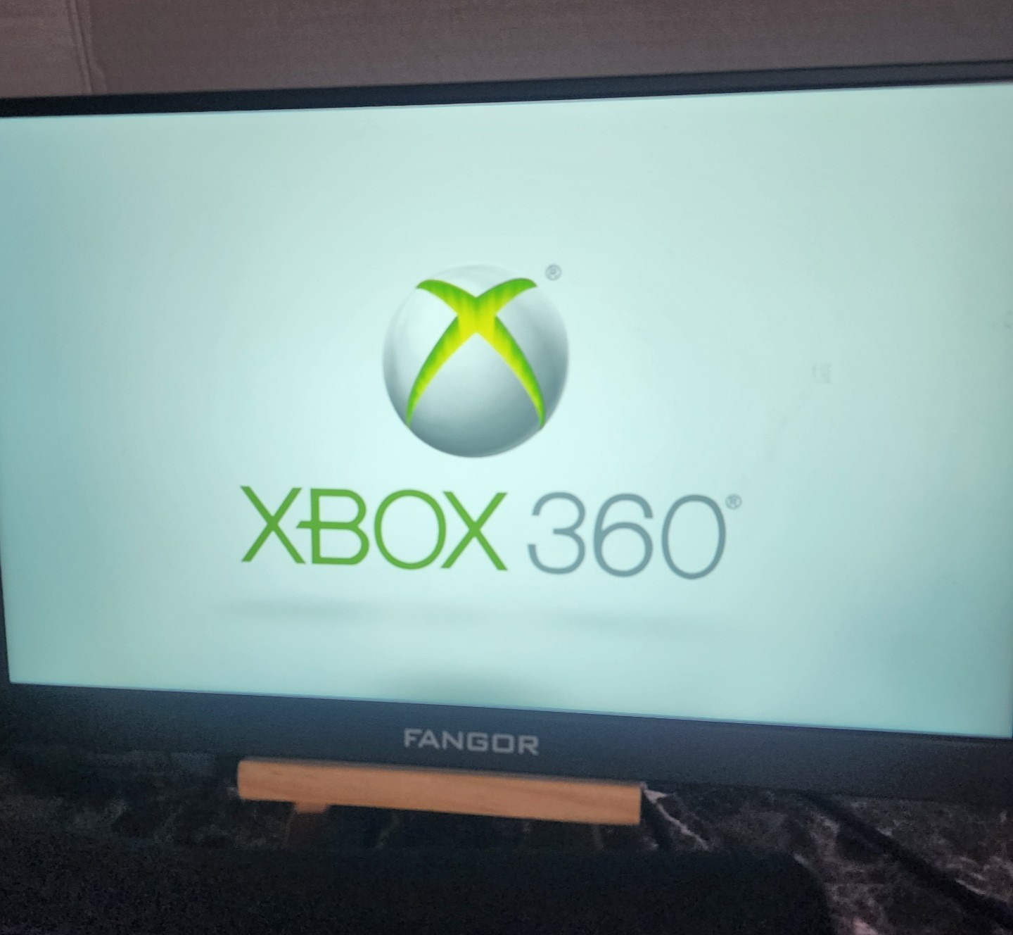 Microsoft Xbox 360 S 4GB Console Bundle Kinect Sensor 4 Games Tested Working OEM