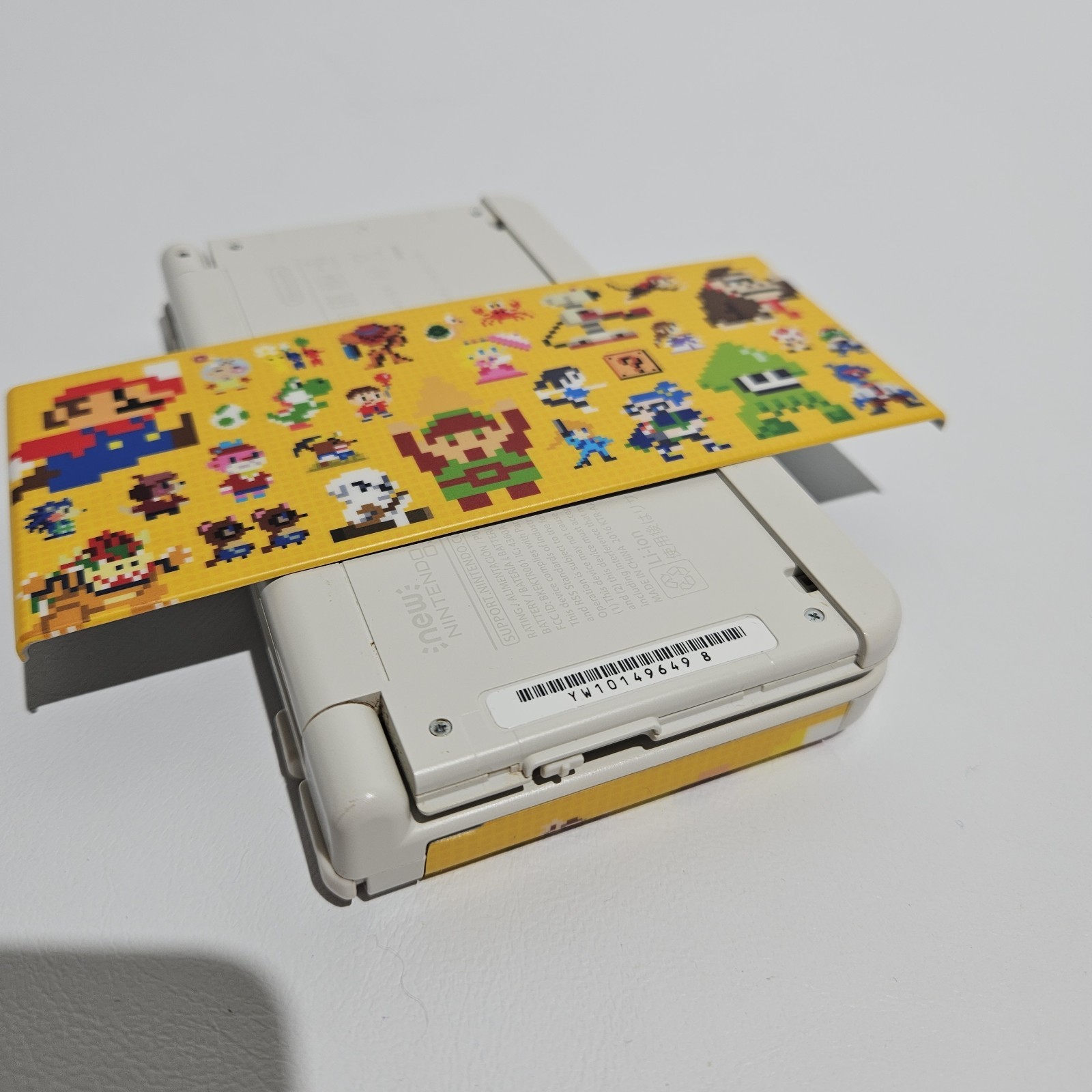 Nintendo New 3DS White Handheld System Console 3D Land Edition With Charger