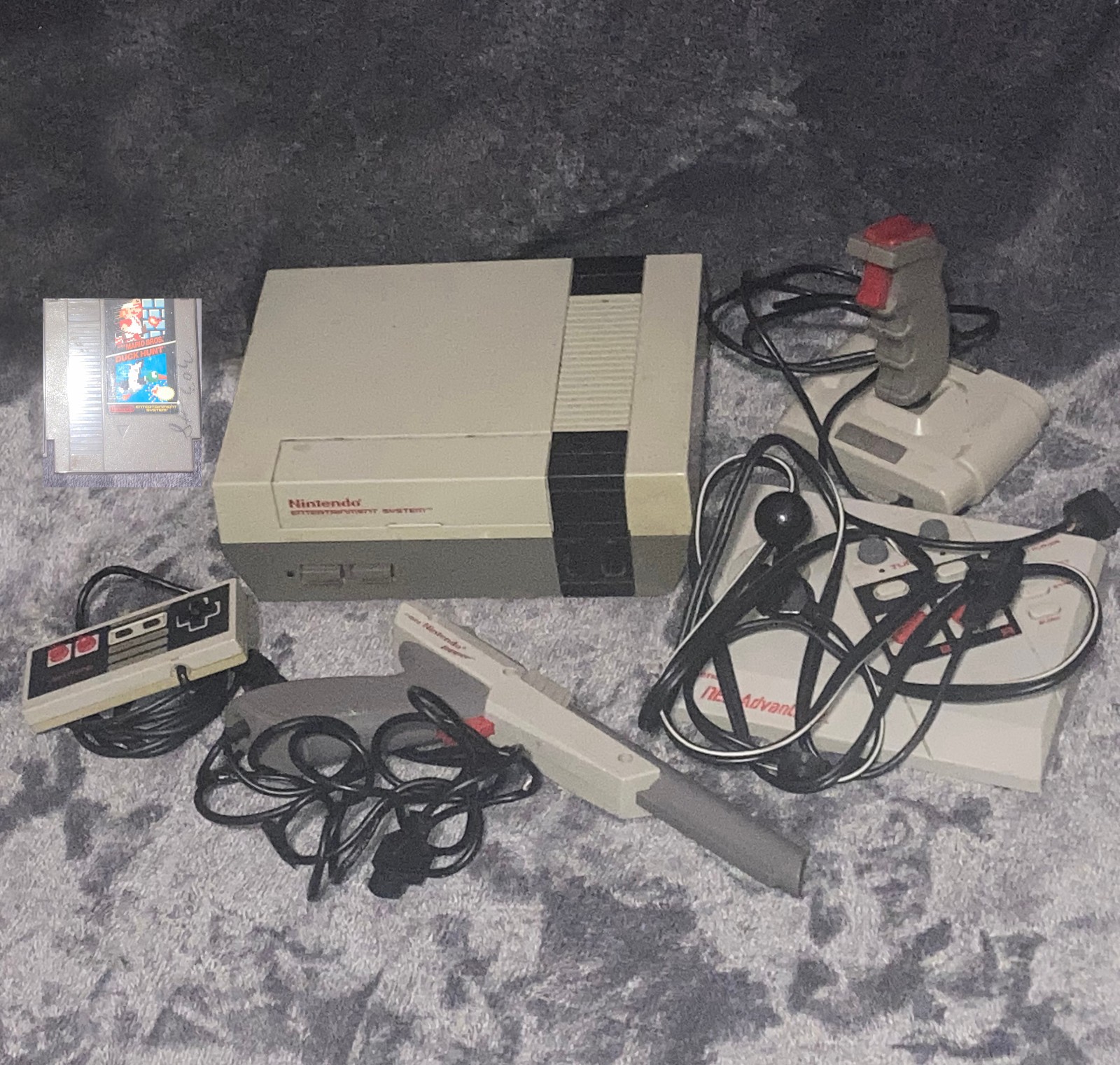 Nintendo NES Bundle ; Console, Controller, Advantage, Joystick, Zapper and Game