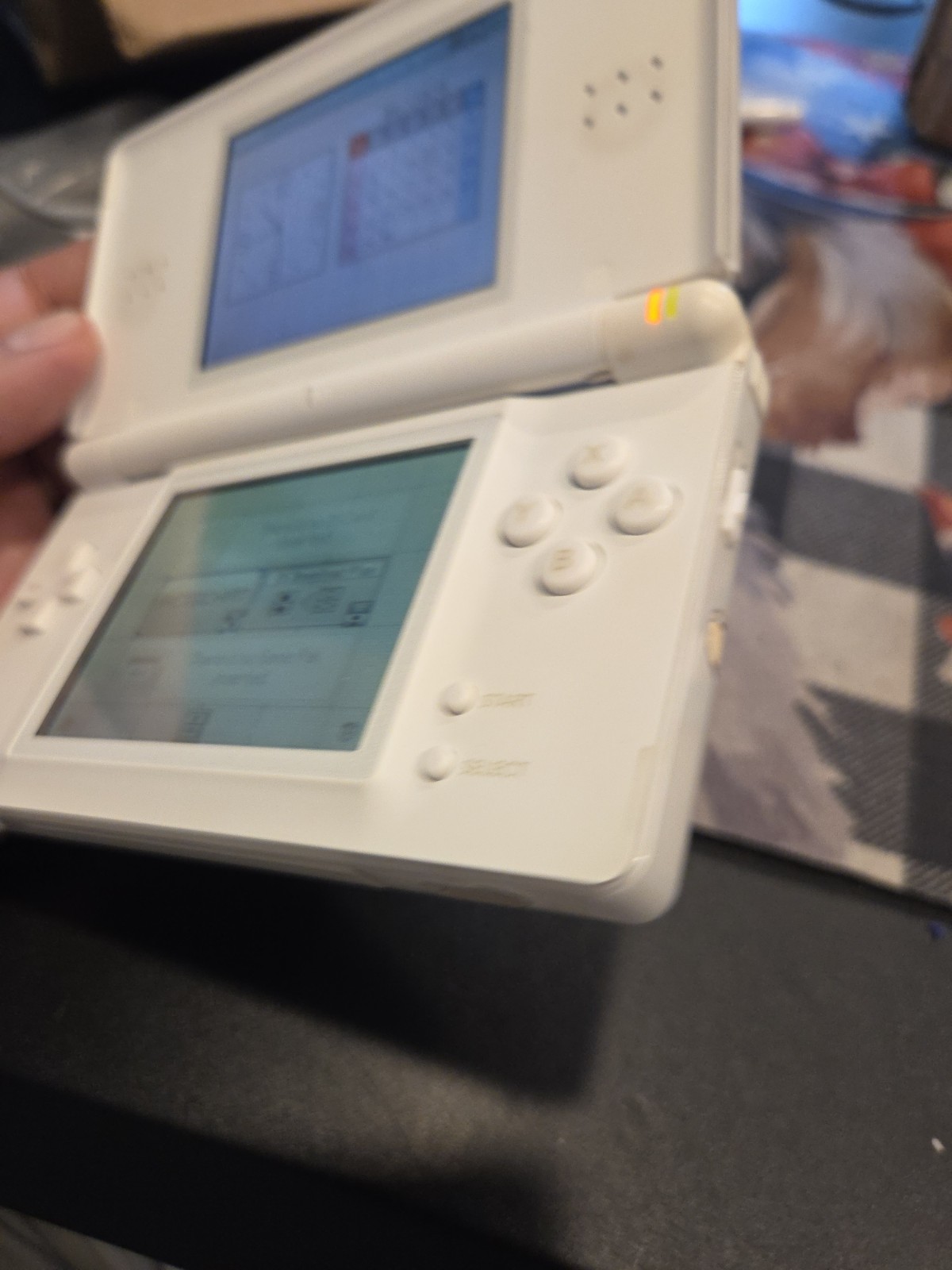 Nintendo DS Lite USG-001 JPN White Handheld Console Stylus Only Bad Hinge