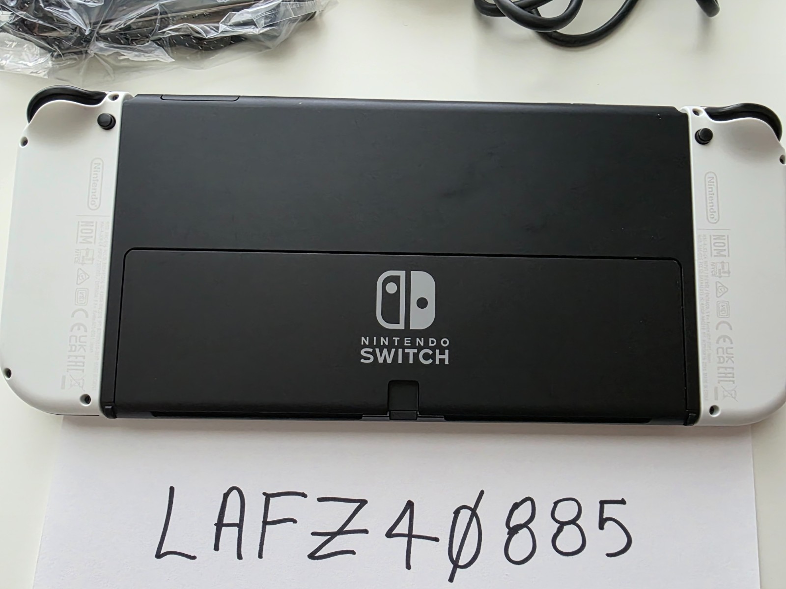 Nintendo Switch OLED (HEG-001) Handheld Console – 64GB – White (Japan Model)