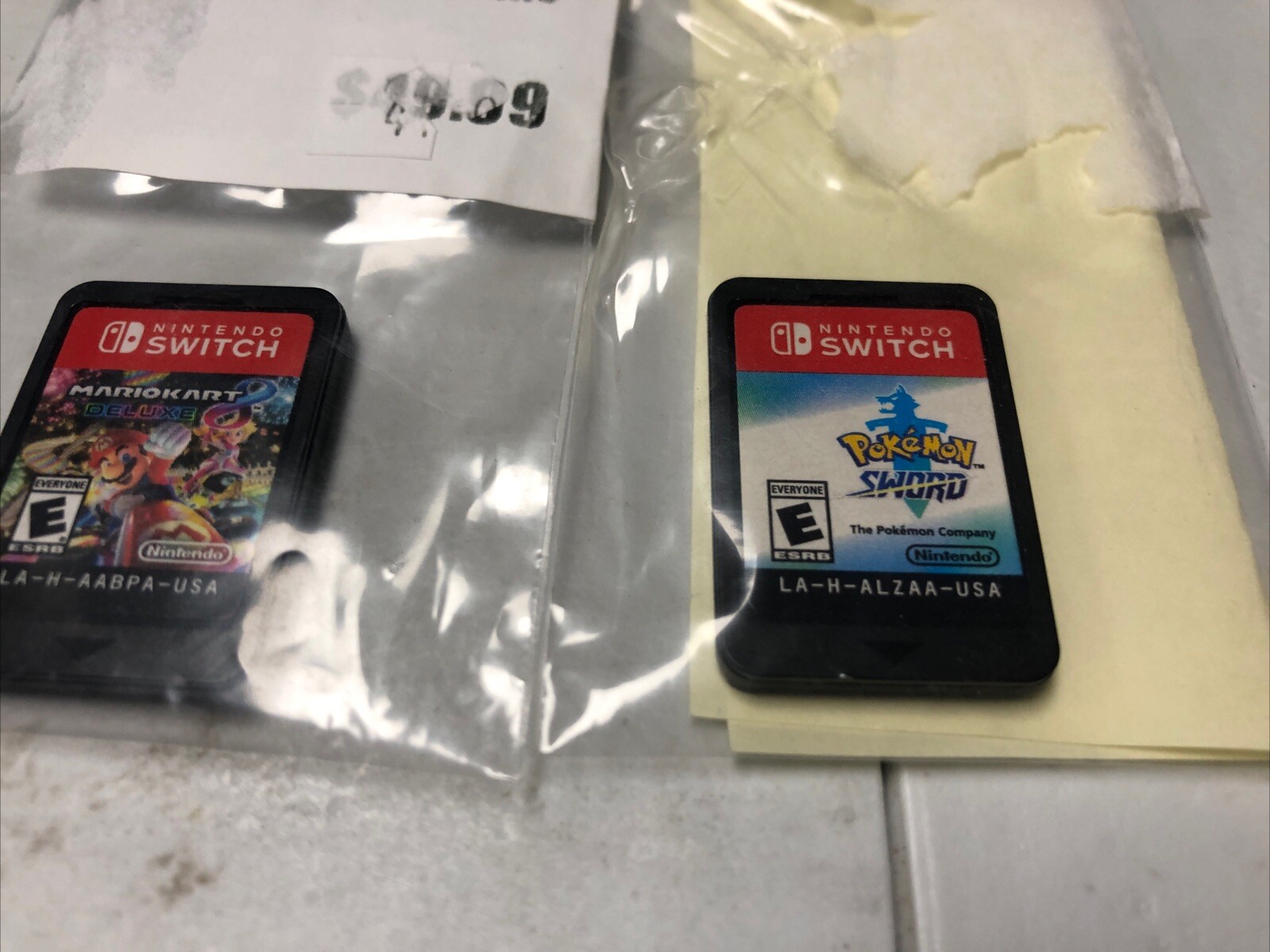 DW Nintendo Switch Console Only Games Bundle Mario Kart 8 & Pokémon Sword + SD