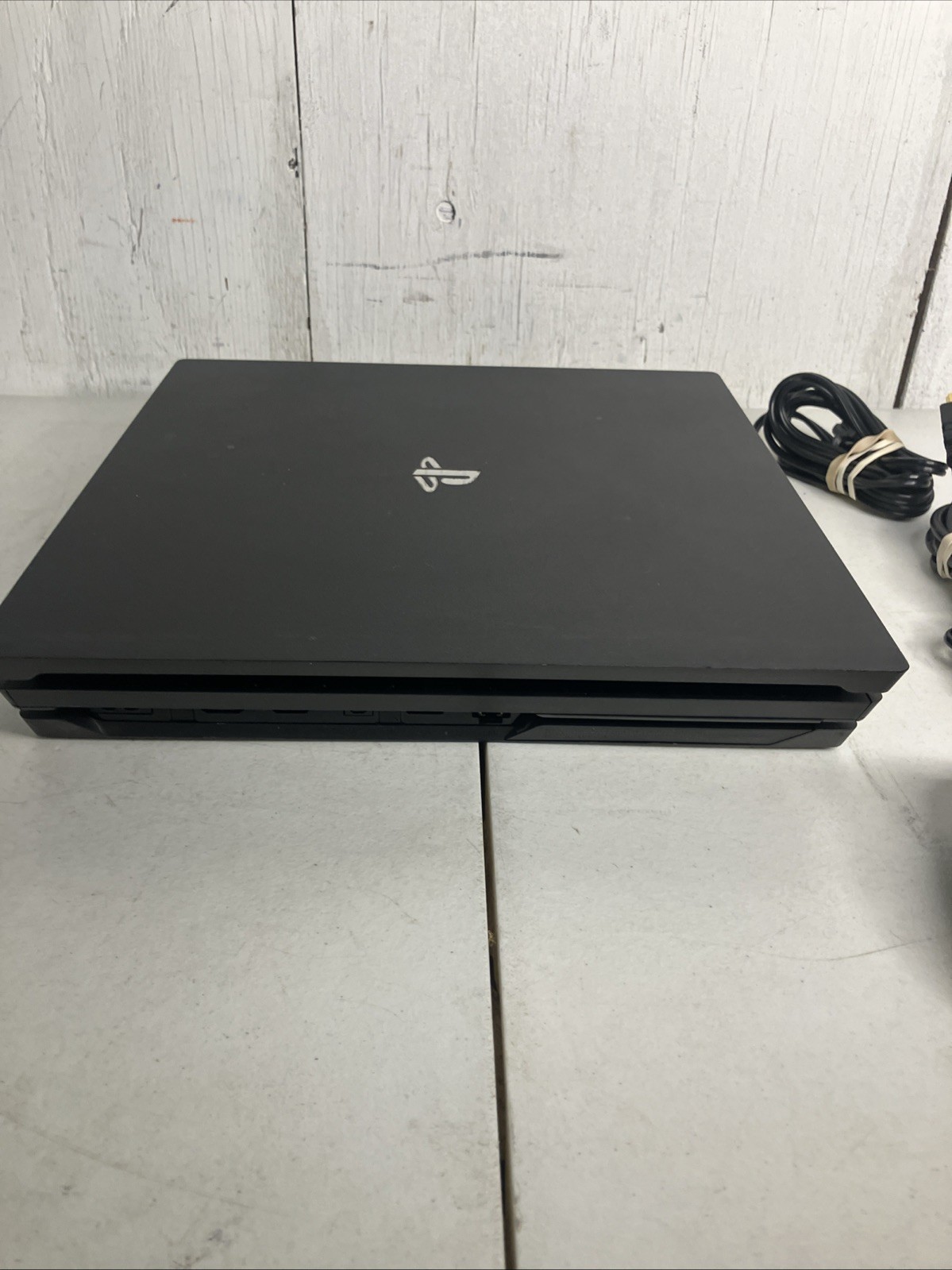 Sony PlayStation 4 Pro PS4 1TB Console – Black CUH-7215B TESTED w/ Controller