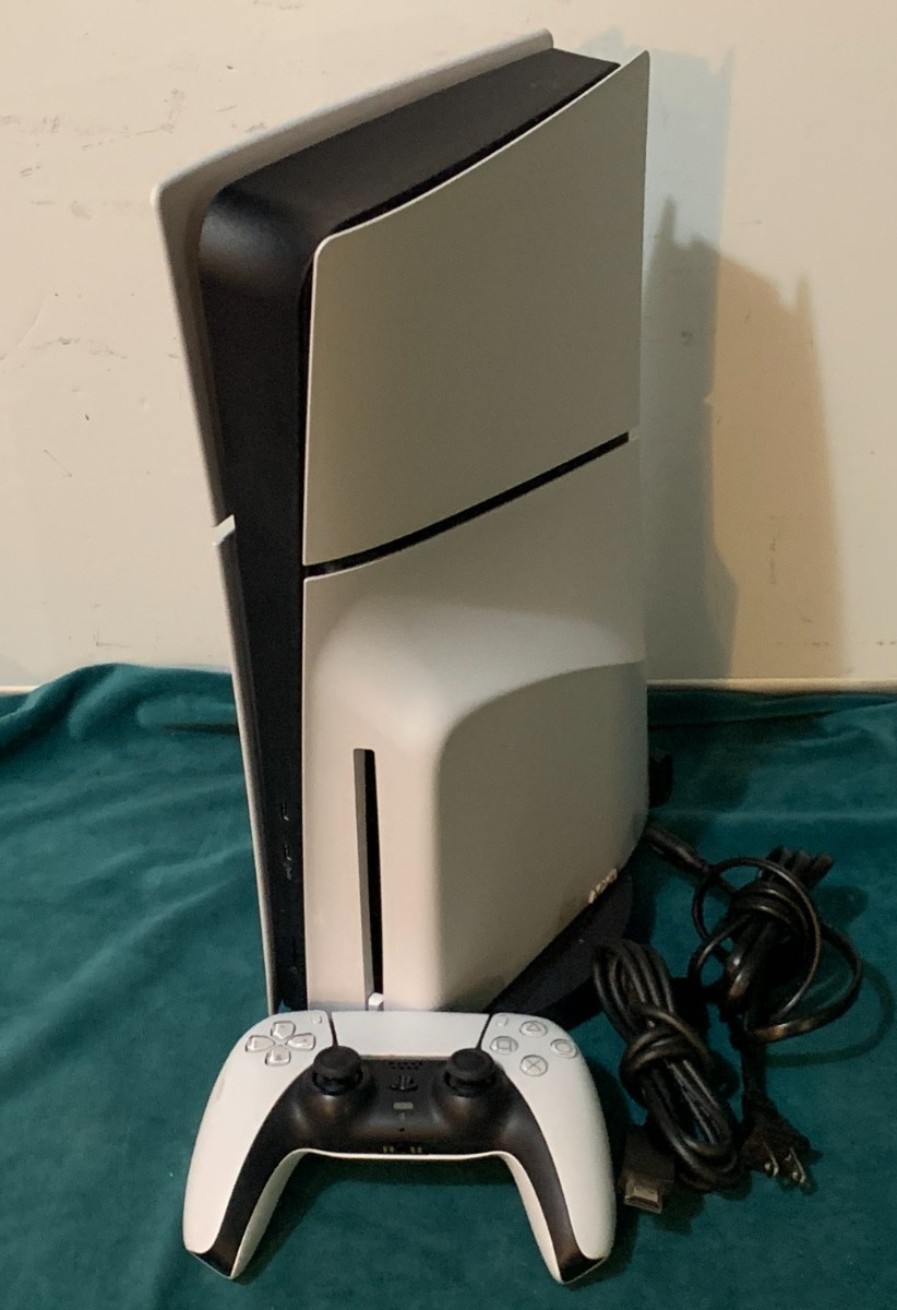 Sony PlayStation 5 Slim Digital CFI-2115 White 825GB Bundle