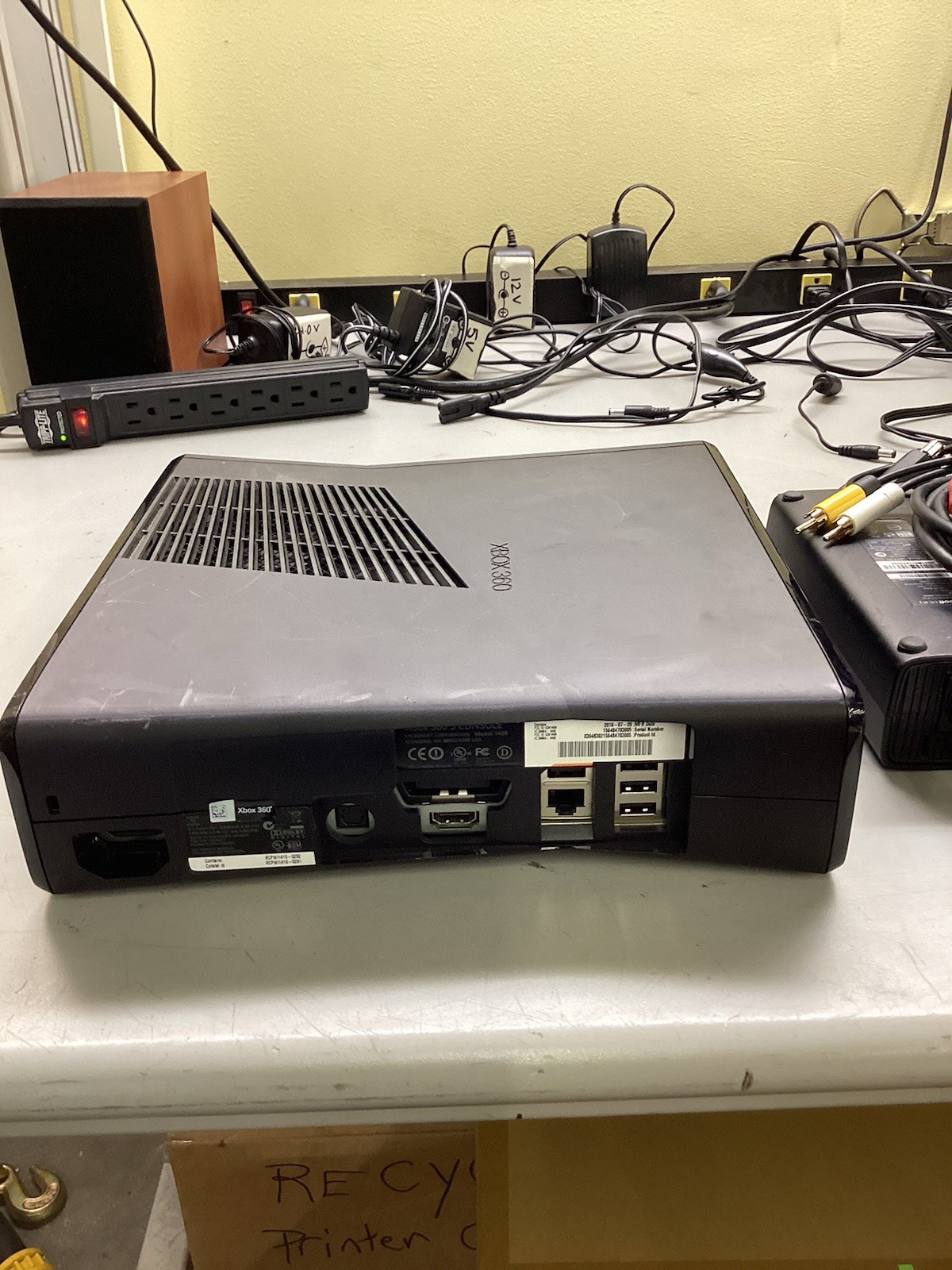 Microsoft Xbox 360 S Console System – Model 1439 (Manufactured 2010)
