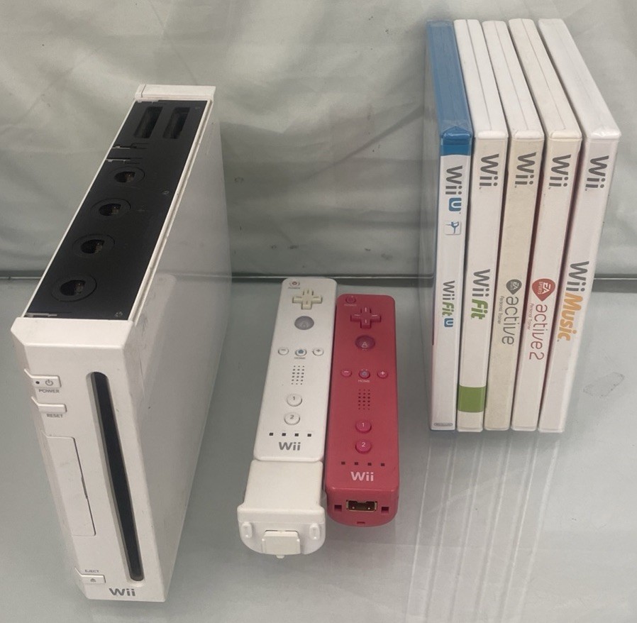 NINTENDO Wii Console w/2 Controllers & 5 Games including WiiFit, Active + Music