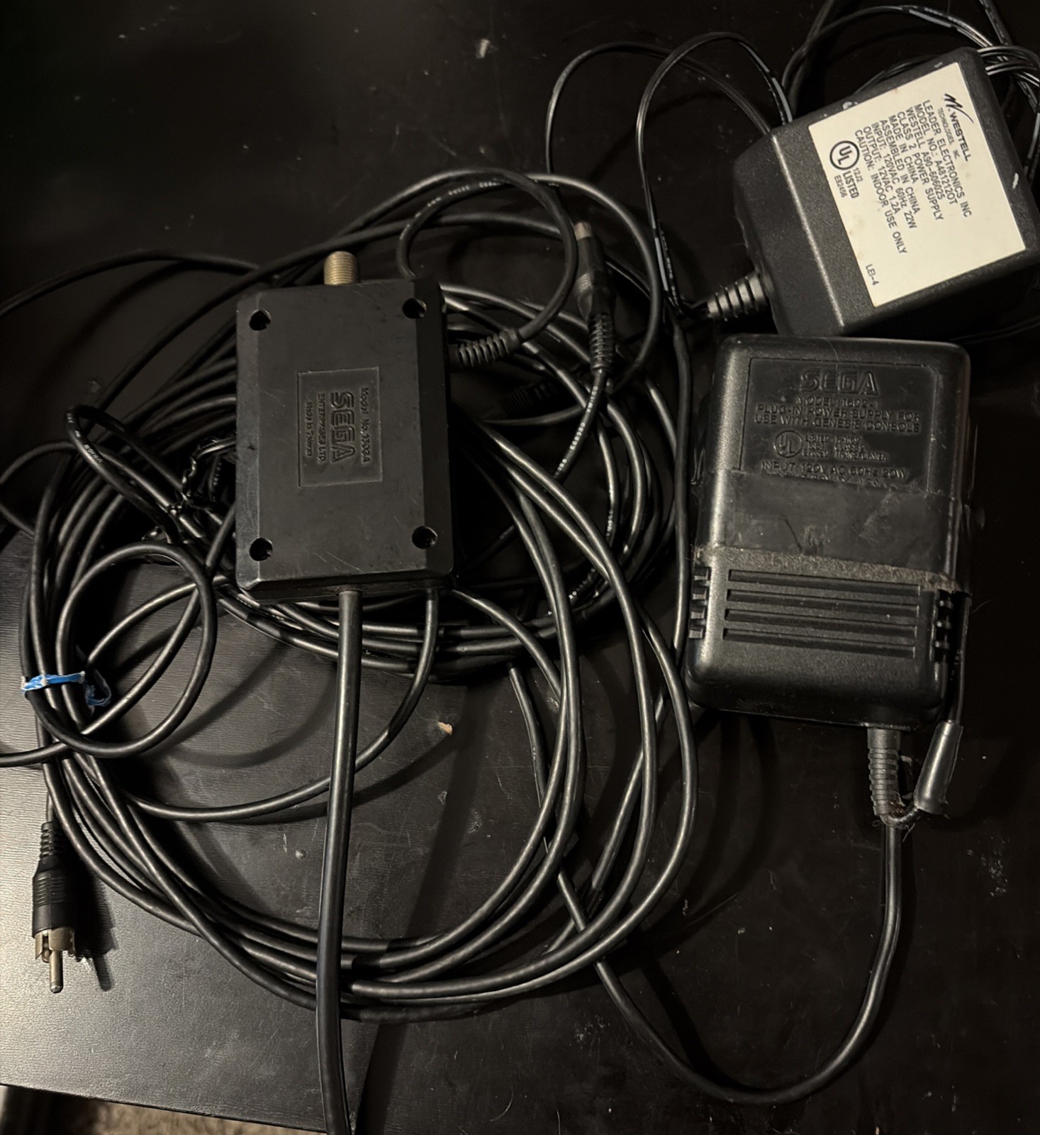 Sega Genesis Model 1 (#1601) HD Graphics- 2 Controllers, Power & Cable TV Hookup