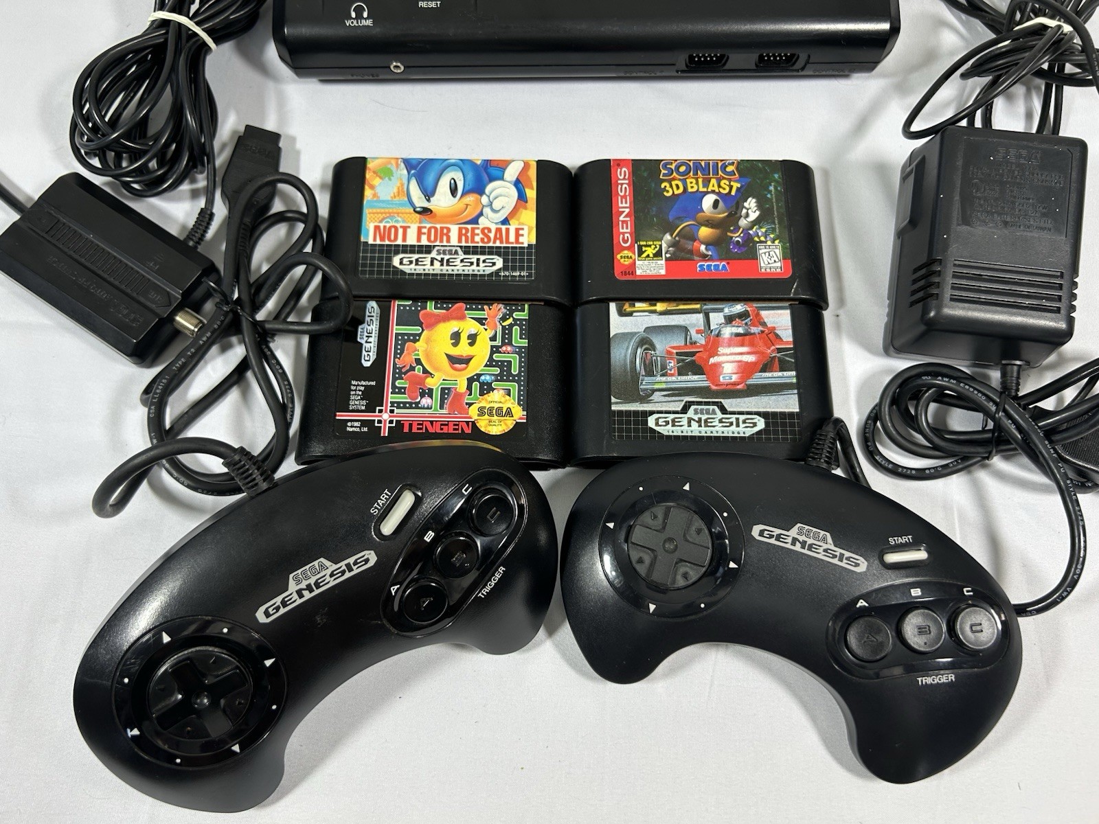 Sega Genesis HD Model 1 MK-1601 Console – Games & Controllers Bundle TESTED