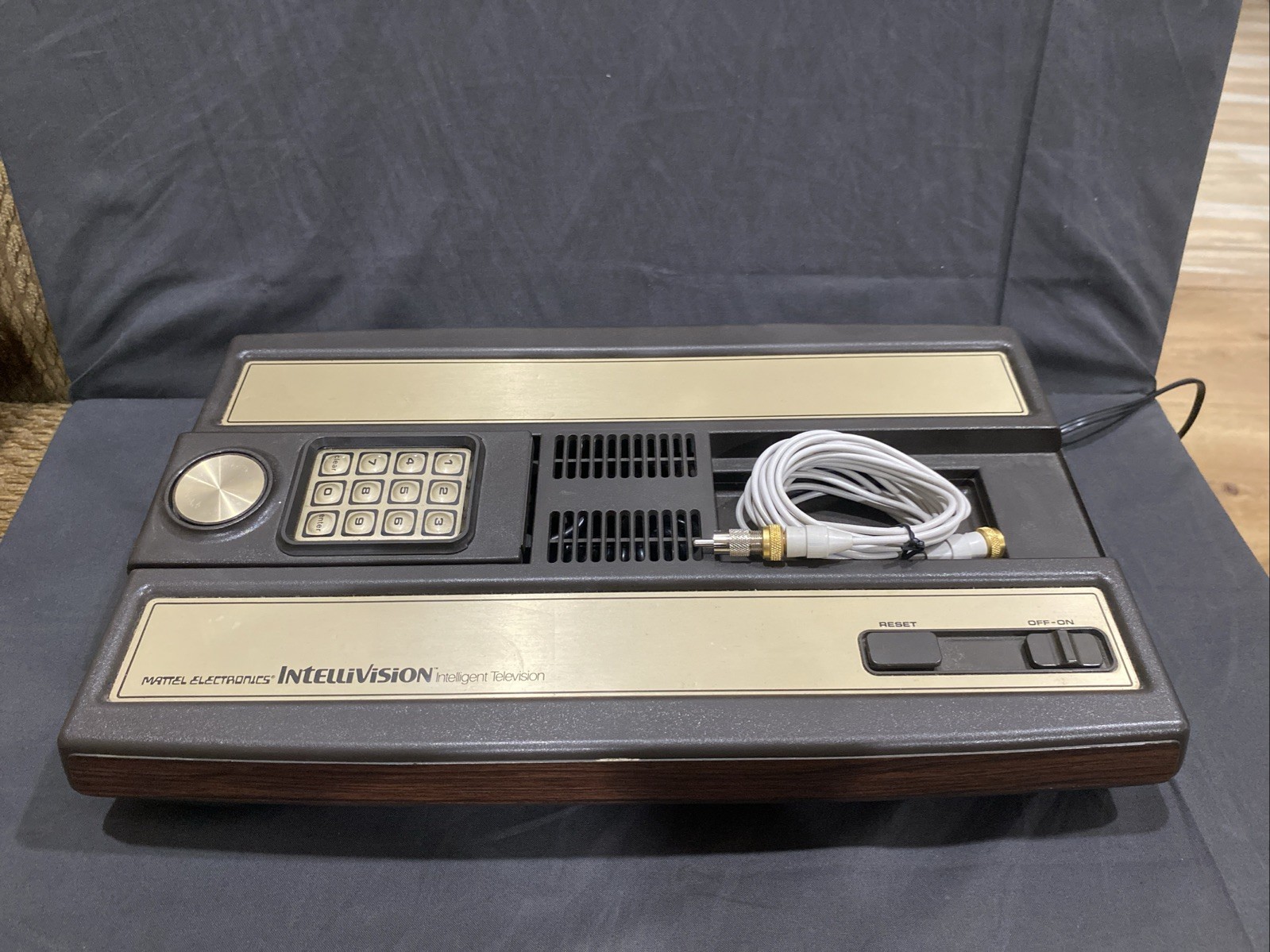 Intellivision 2609 2609A Woodgrain Co – Working – Working Controller.