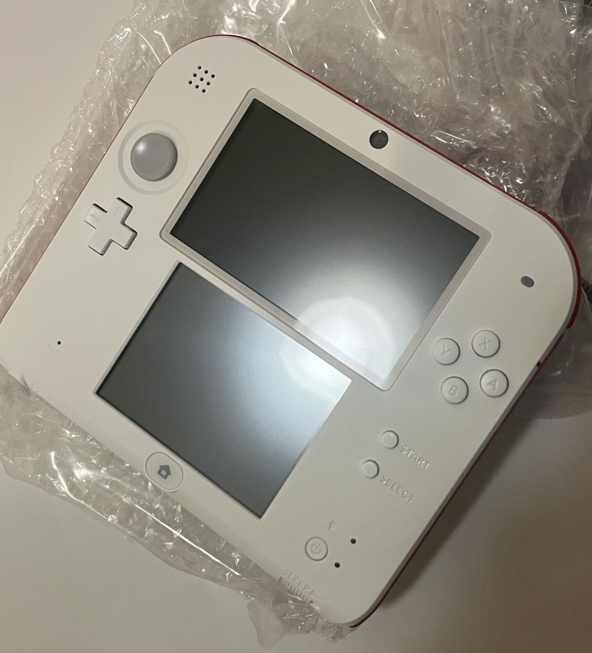 Nintendo 2DS Scarlet Red and White (US) | Official Unit