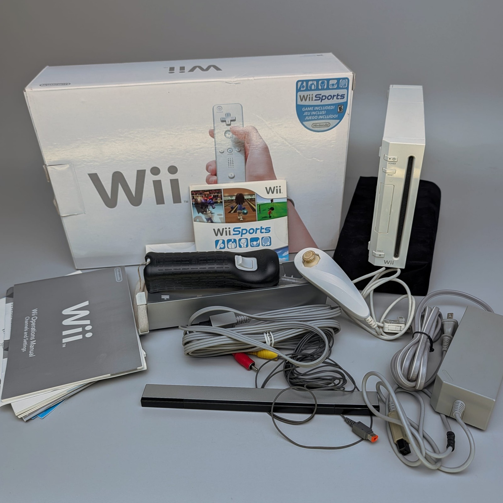 Nintendo Wii RVL-001 Console CIB Complete In Box W/ Wii Sports USED Tested