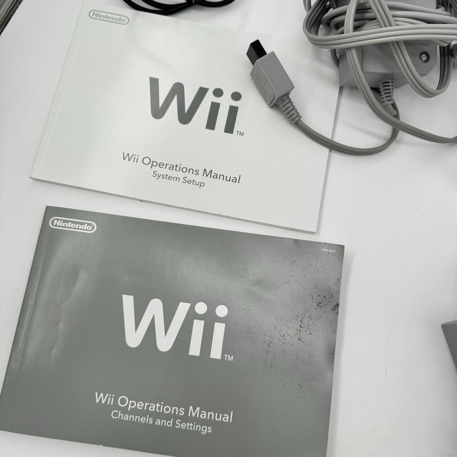 Nintendo Wii RVL-001 Console Bundle Tested Manual White GameCube + Mario Party 8