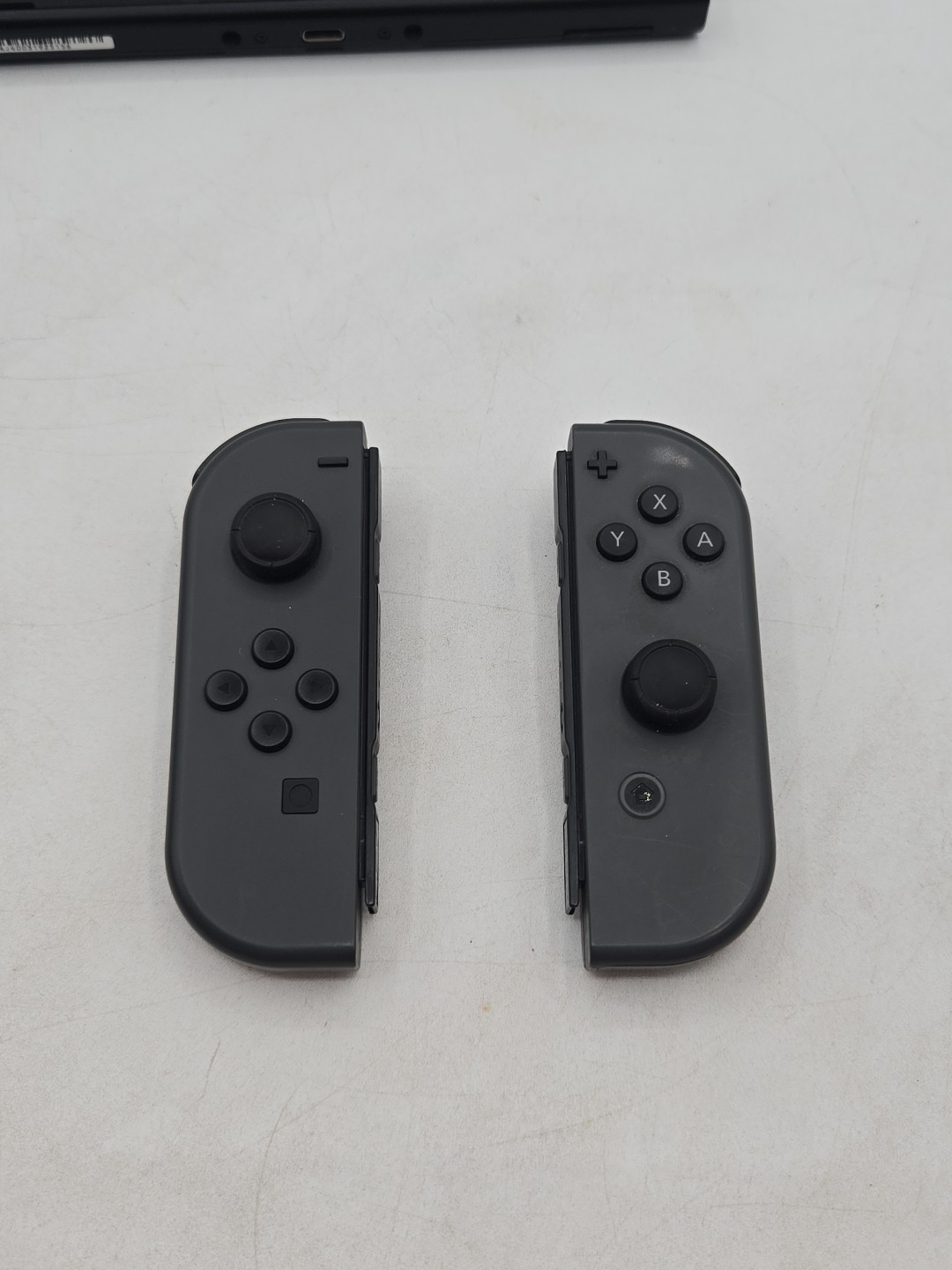 Nintendo Switch Handheld Console – Black/grey Joy-Cons – Excellent Bundle