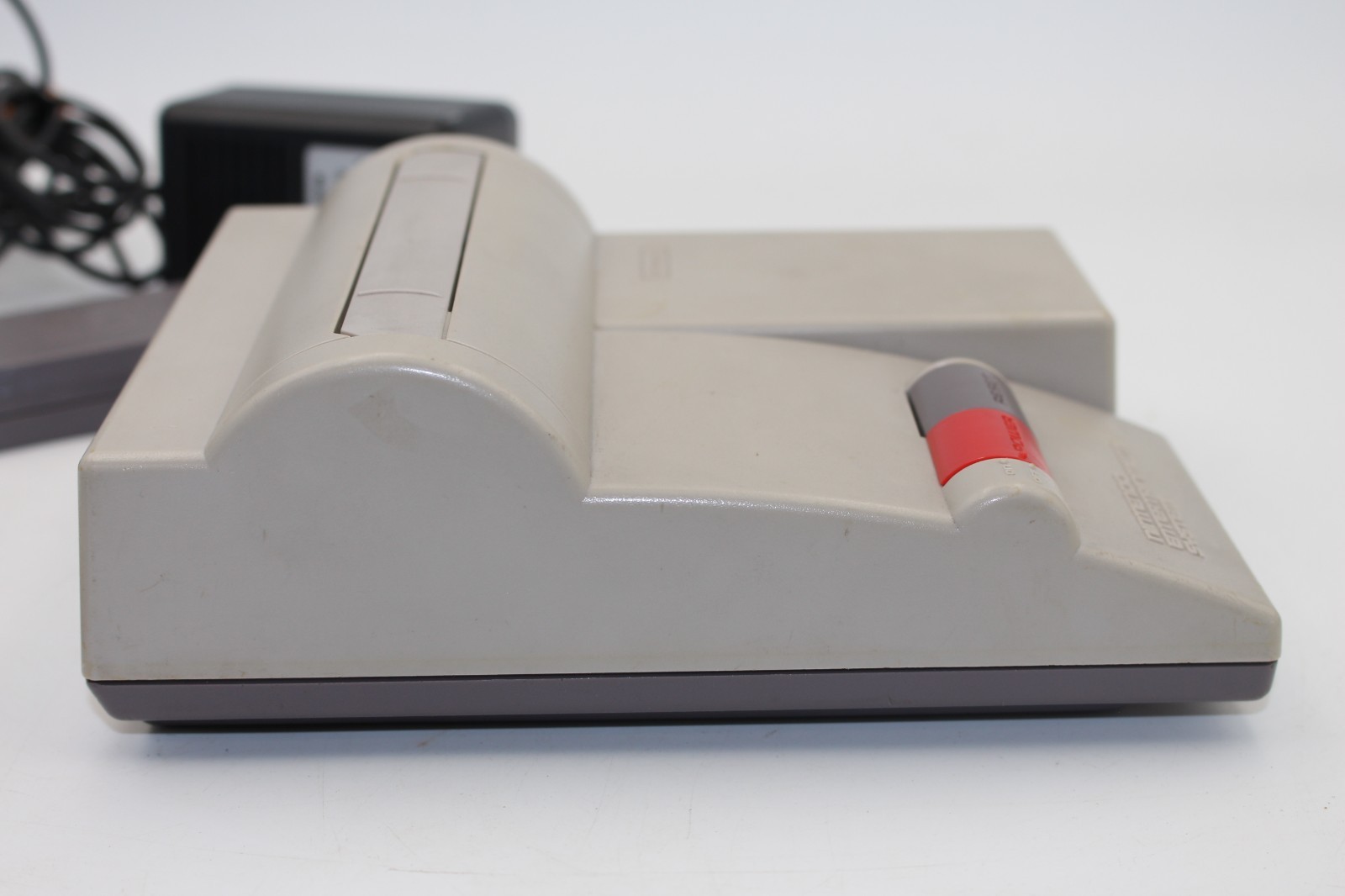 Nintendo NES-101 Top Loader Console System w/ Original Dog Bone Controller