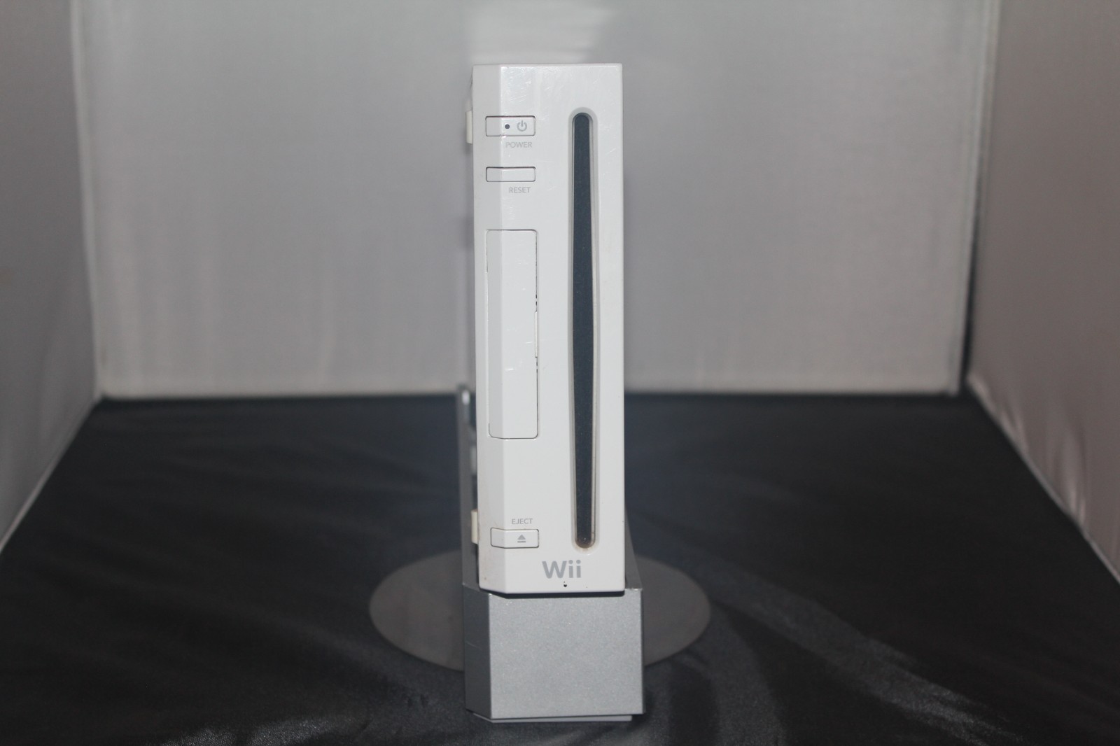 Nintendo Wii Replacement Console & Stand – Gamecube Compatible RVL-001 – Tested