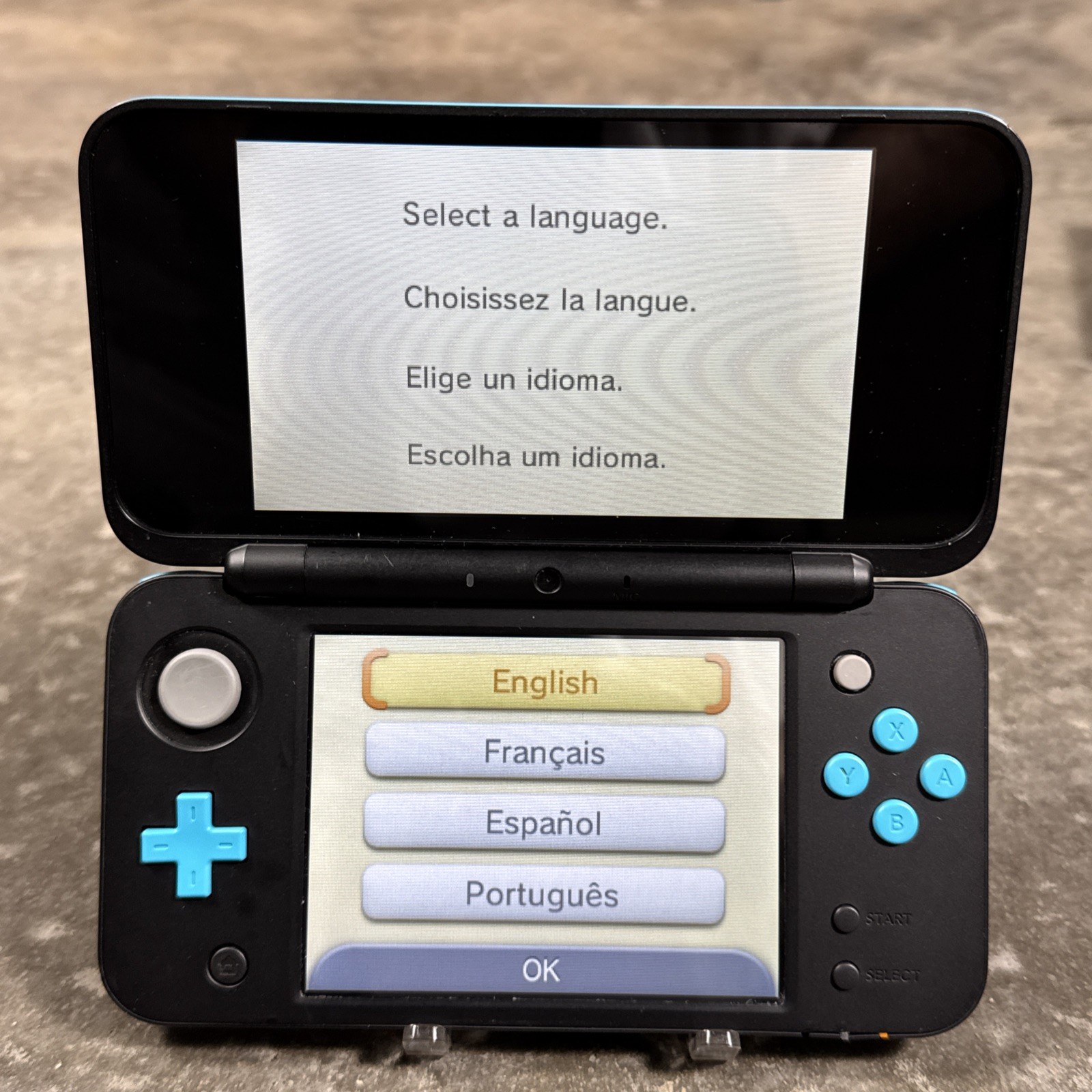 Nintendo “New” 2DS XL Handheld Console (JAN-001) Turquoise w/ OEM Charger Tested