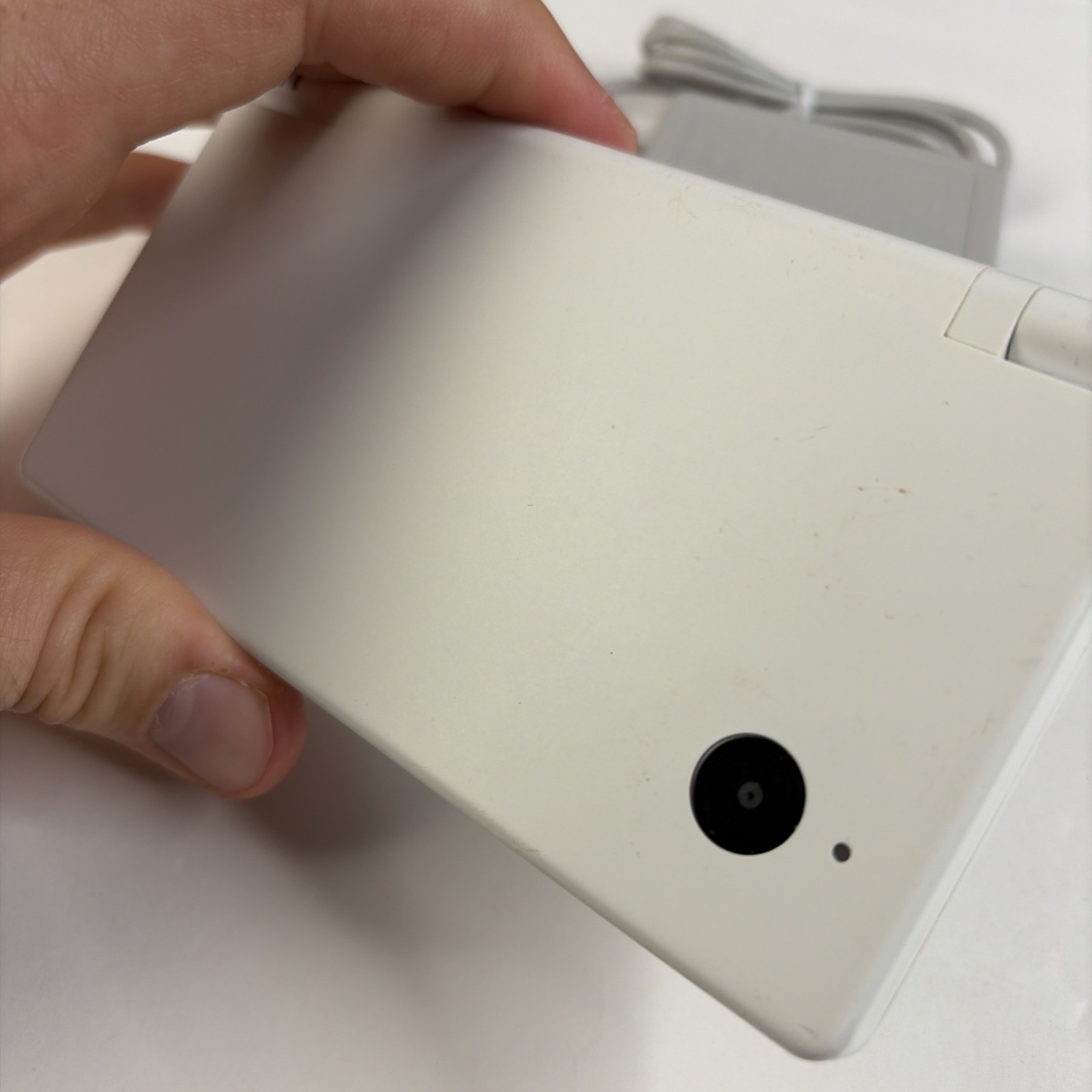 Nintendo DSi White Handheld Game Console with Charger. TESTED/WORKING US Model