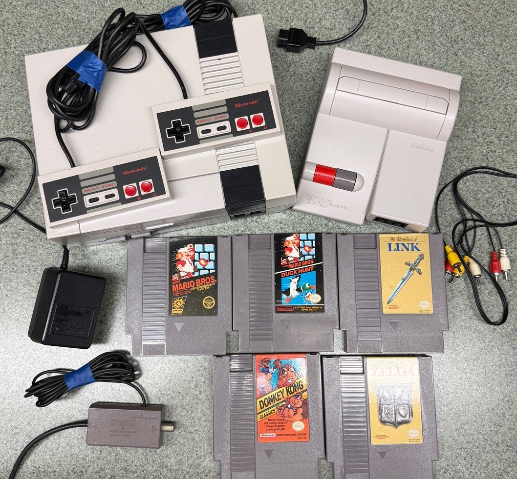 Nintendo NES Top Loader and NES console, 2 cont, OEM cables, 5 GREAT GAMES!!