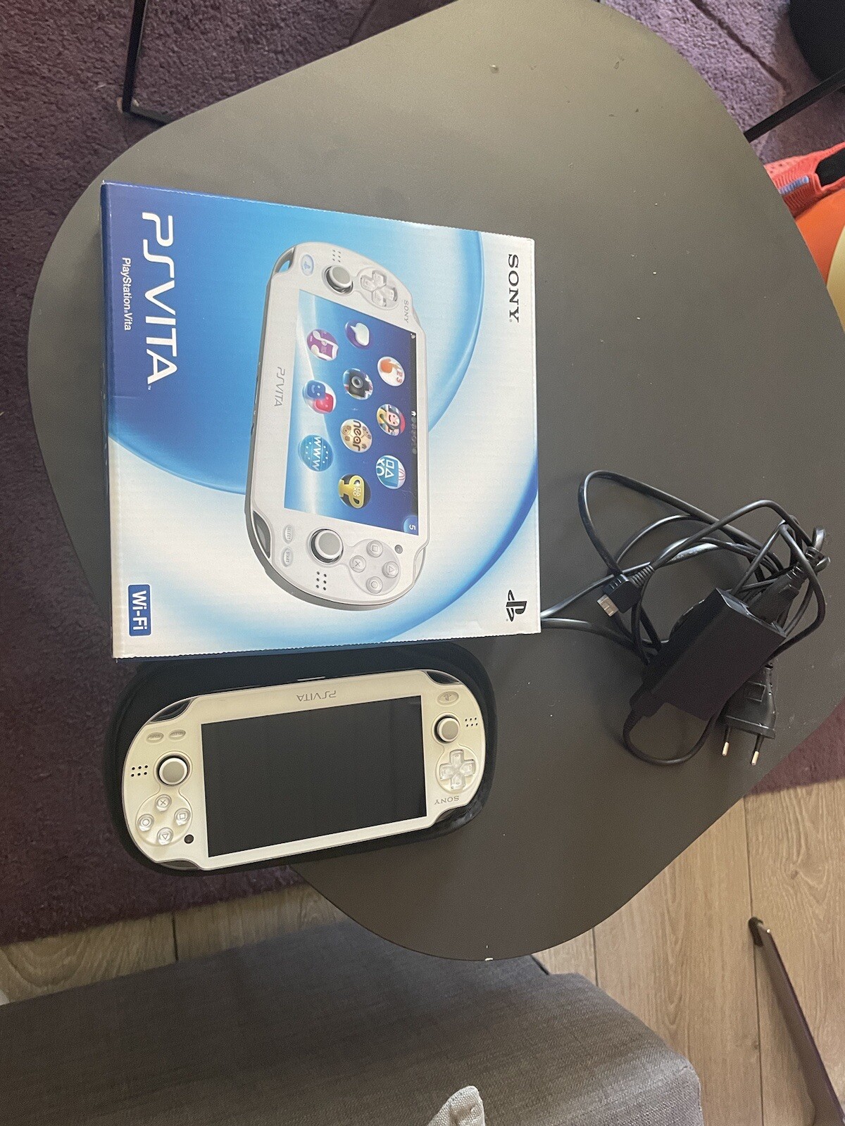 Sony PlayStation Vita 128gb White Handheld (Japan import)