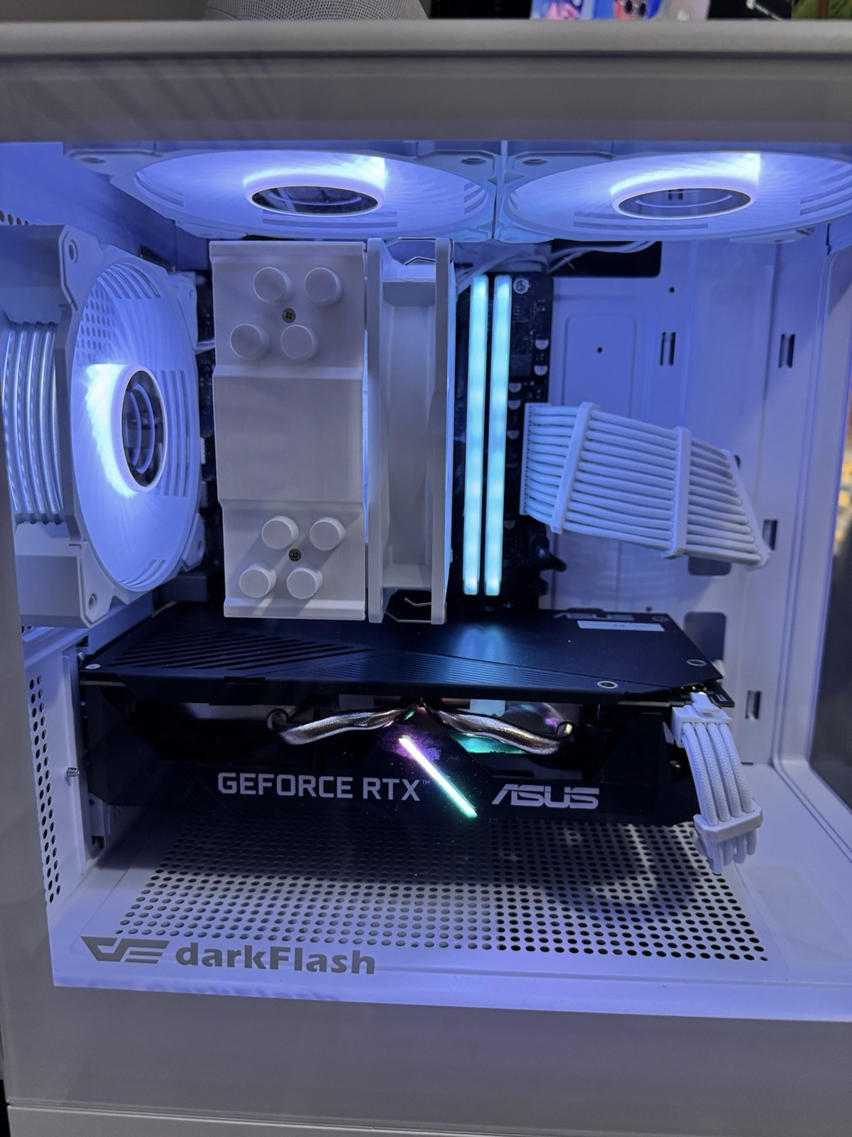 White RGB Gaming PC – RTX 2060, Ryzen 5, 32GB Ram, 512gb Gen4 NVMe