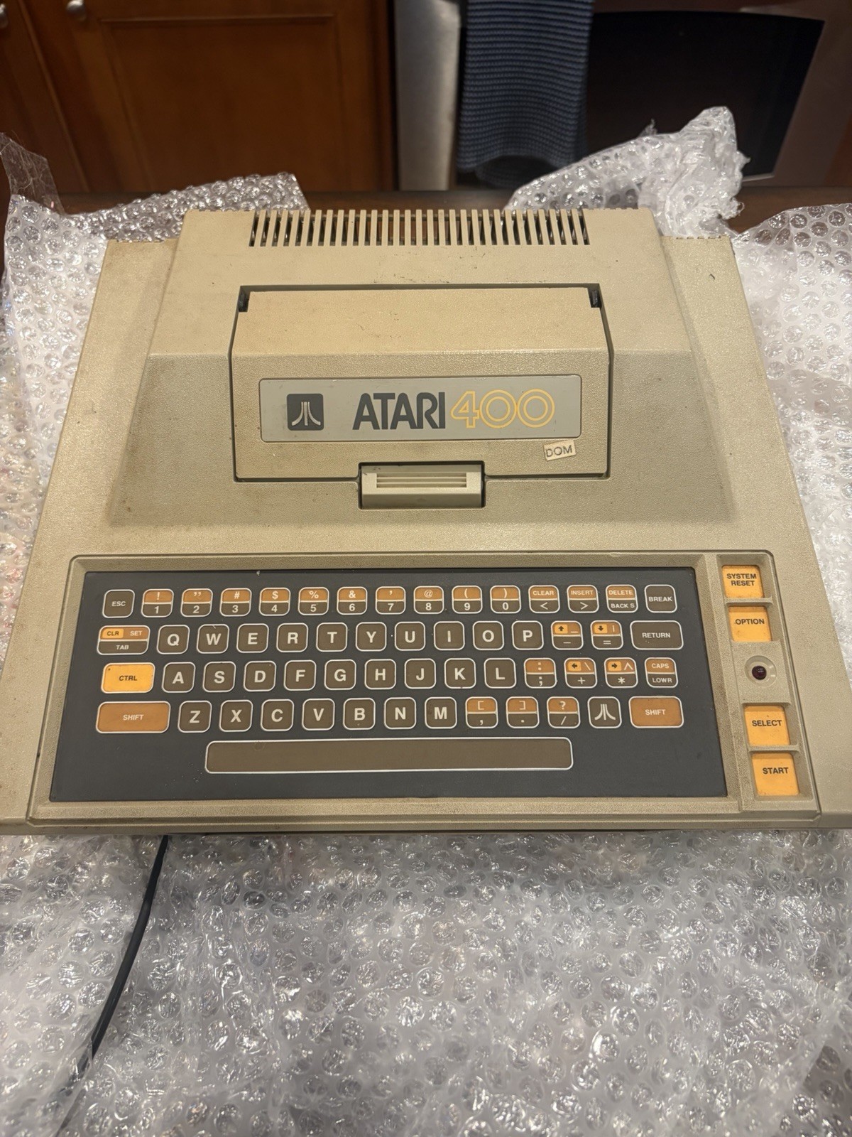Atari 400 Vintage Home Computer Console Untested/Parts/Repair/AS-IS
