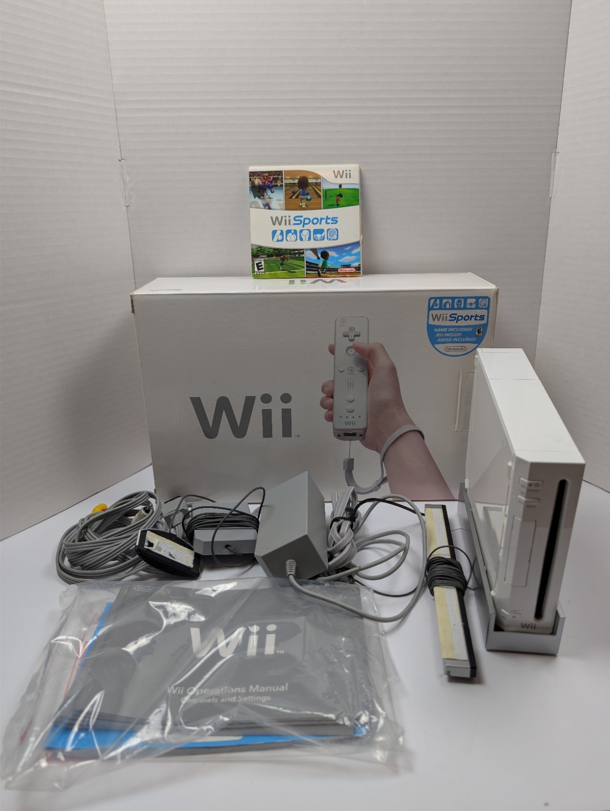 Nintendo Wii Console Bundle CIB Wii Fit Board 4 Remotes Wii Sports Zapper Lot