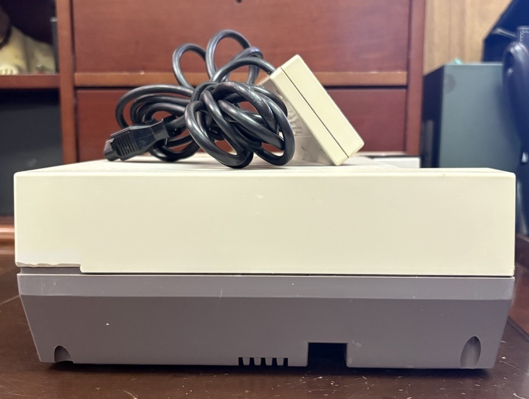 Nintendo NES-101 Gray Home Console+ Controller Not Tested