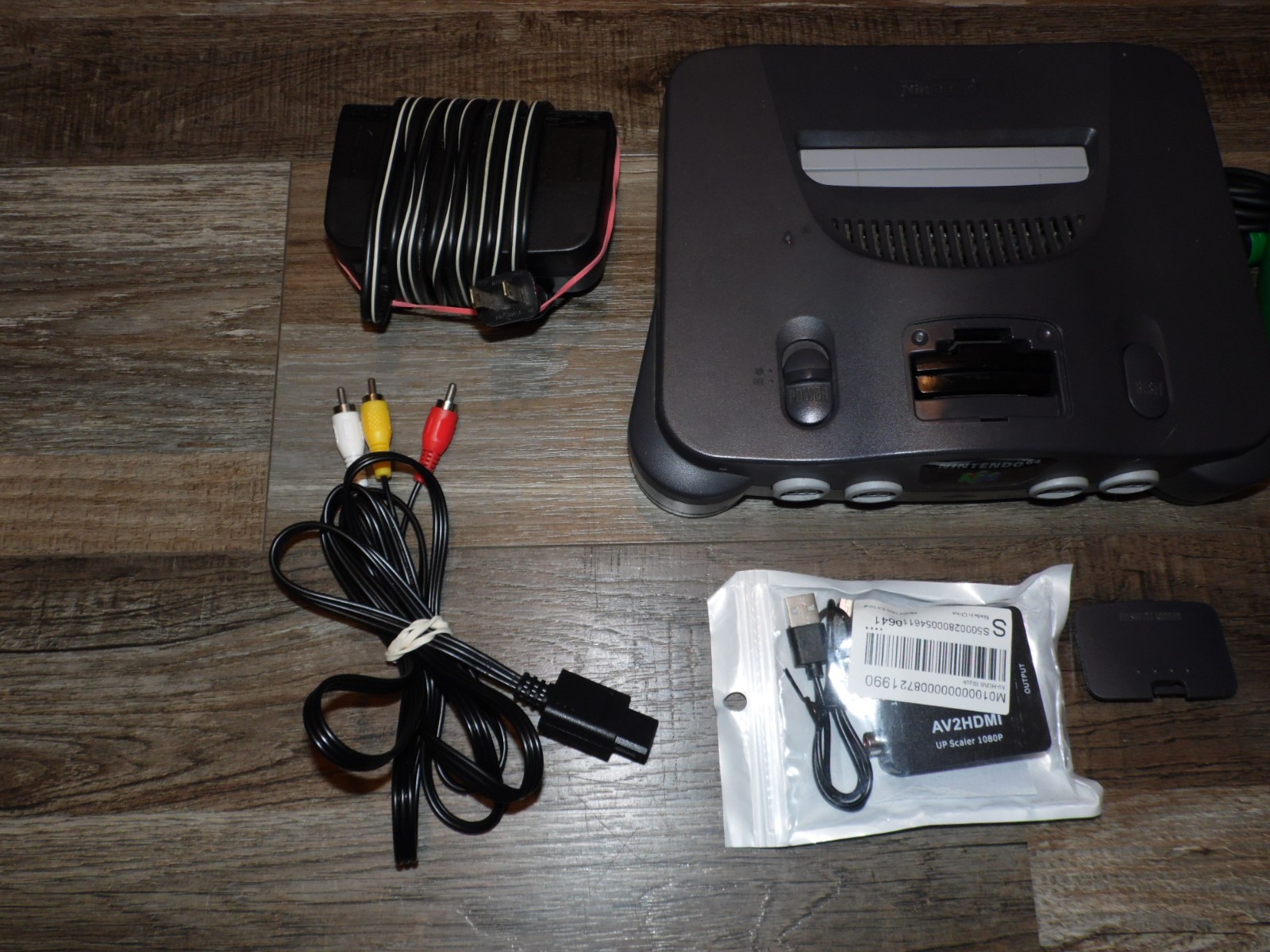 Nintendo 64 Console + 2 Controllers + Jumper Pak + HDMI adapter + Memory Card