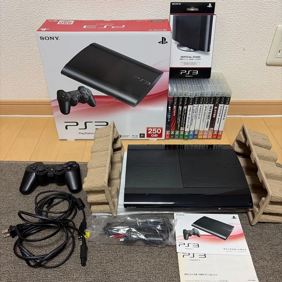 PlayStation 3 CECH 4000B console 250GB with software set