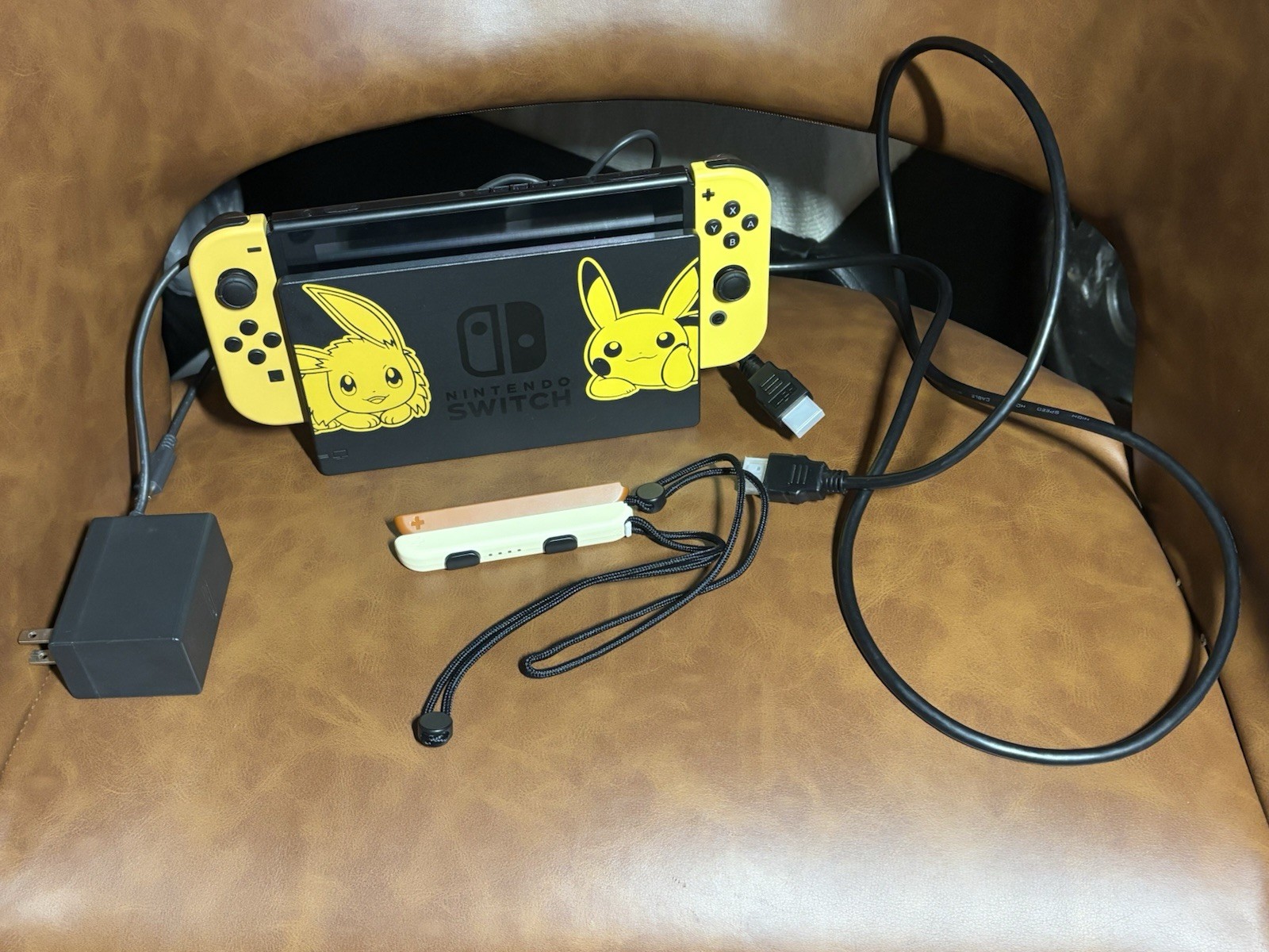 Nintendo Switch Console Let’s Go Pikachu! Edition Console Dock Joycons + cables!