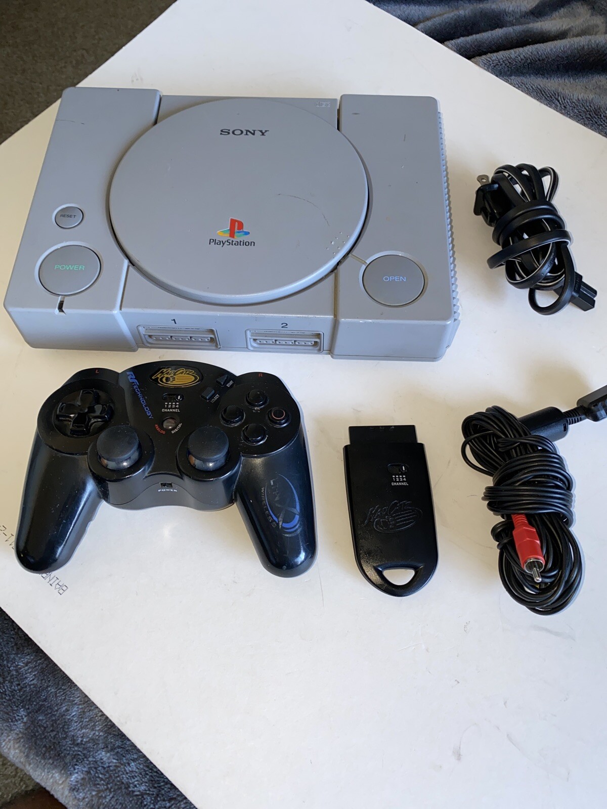 Sony PlayStation 1 PS1 SCPH-5501 Unit Mad Catz Wireless Controller Cord AV Plug