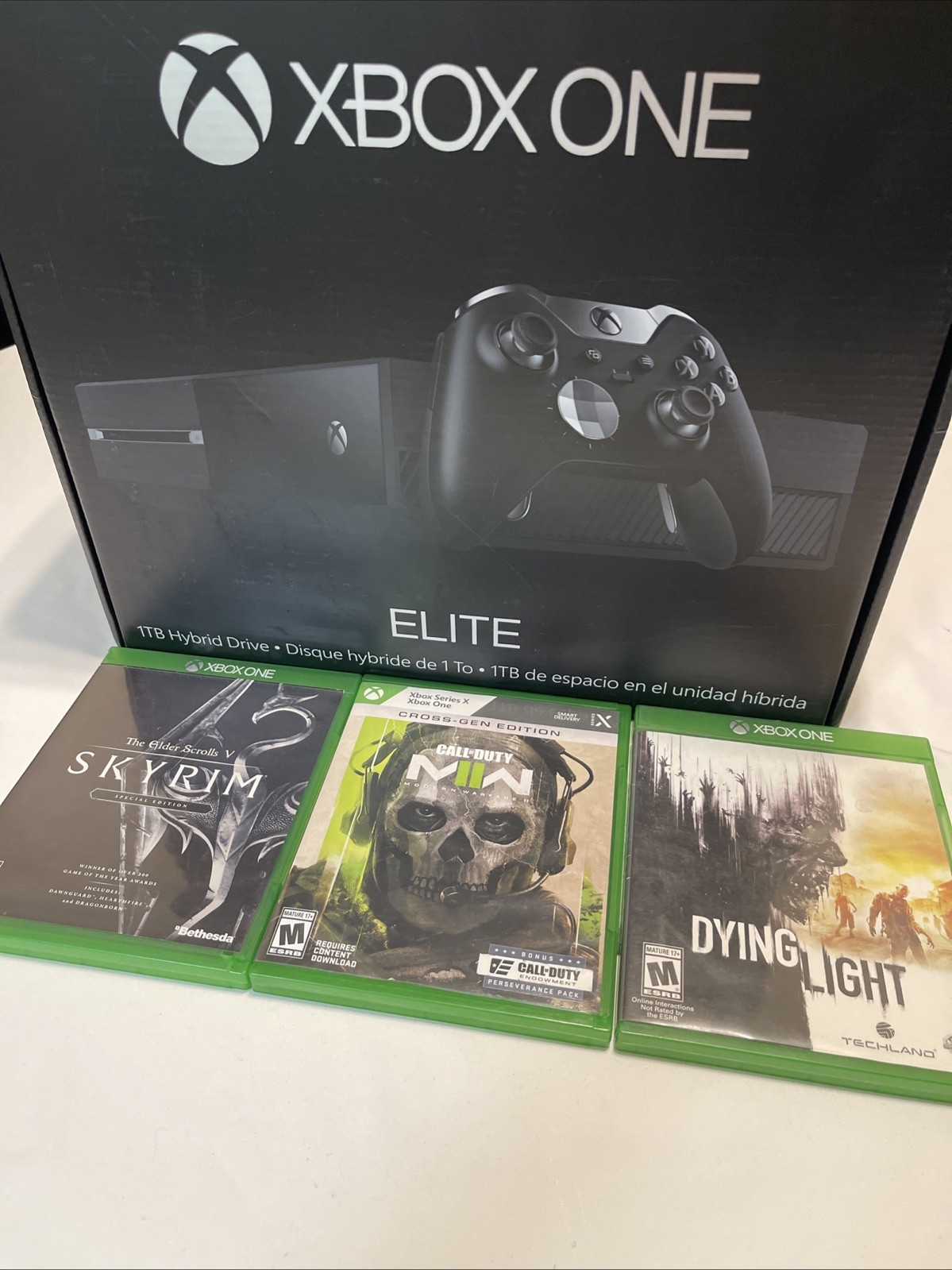 Xbox One Elite 1TB Console Bundle CIB Elite Controller 2 Controllers 3 Games