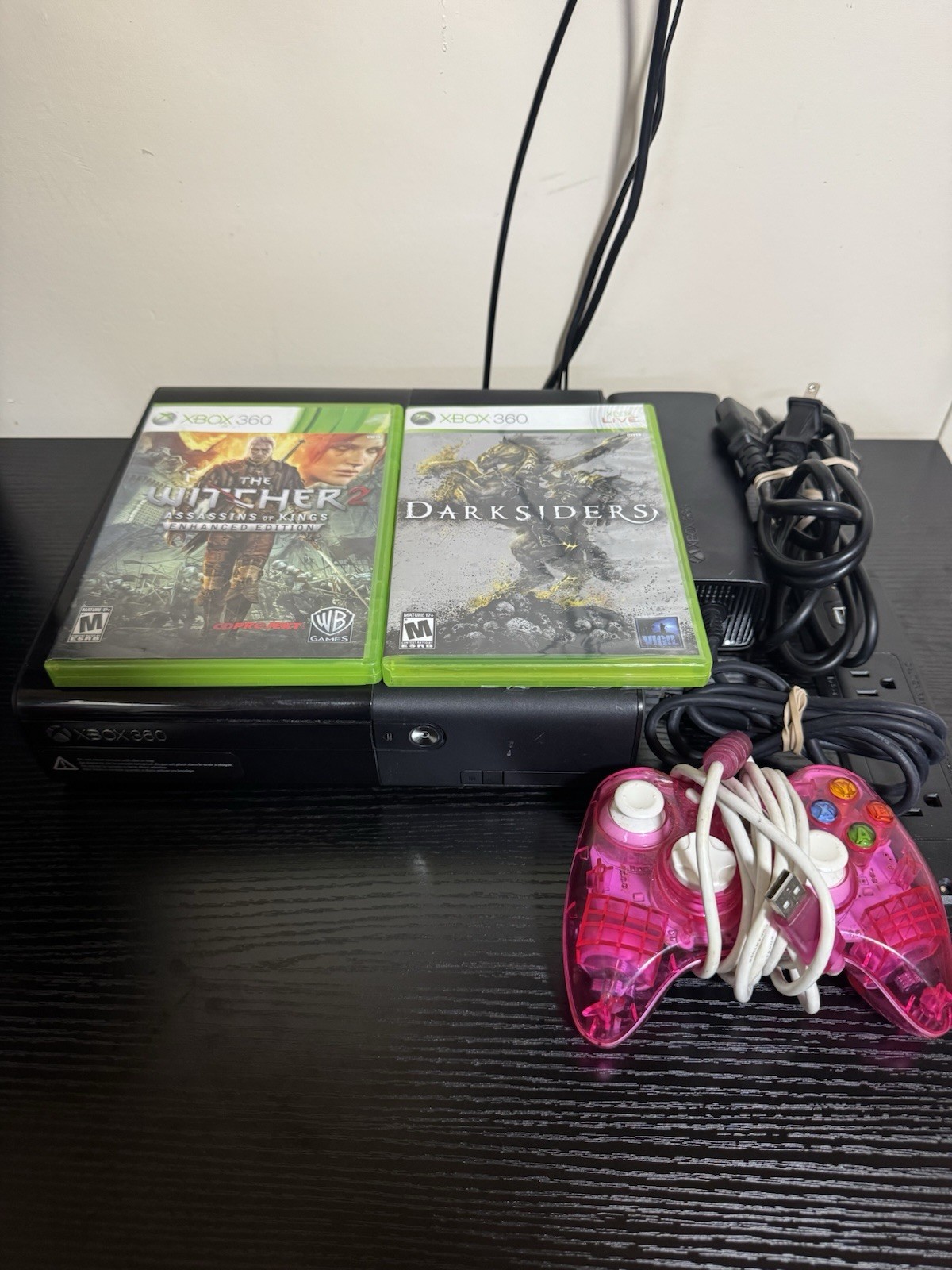 Microsoft Xbox 360 Console Model 1538 – 4GB – Cords & Controller Plus 2 Games